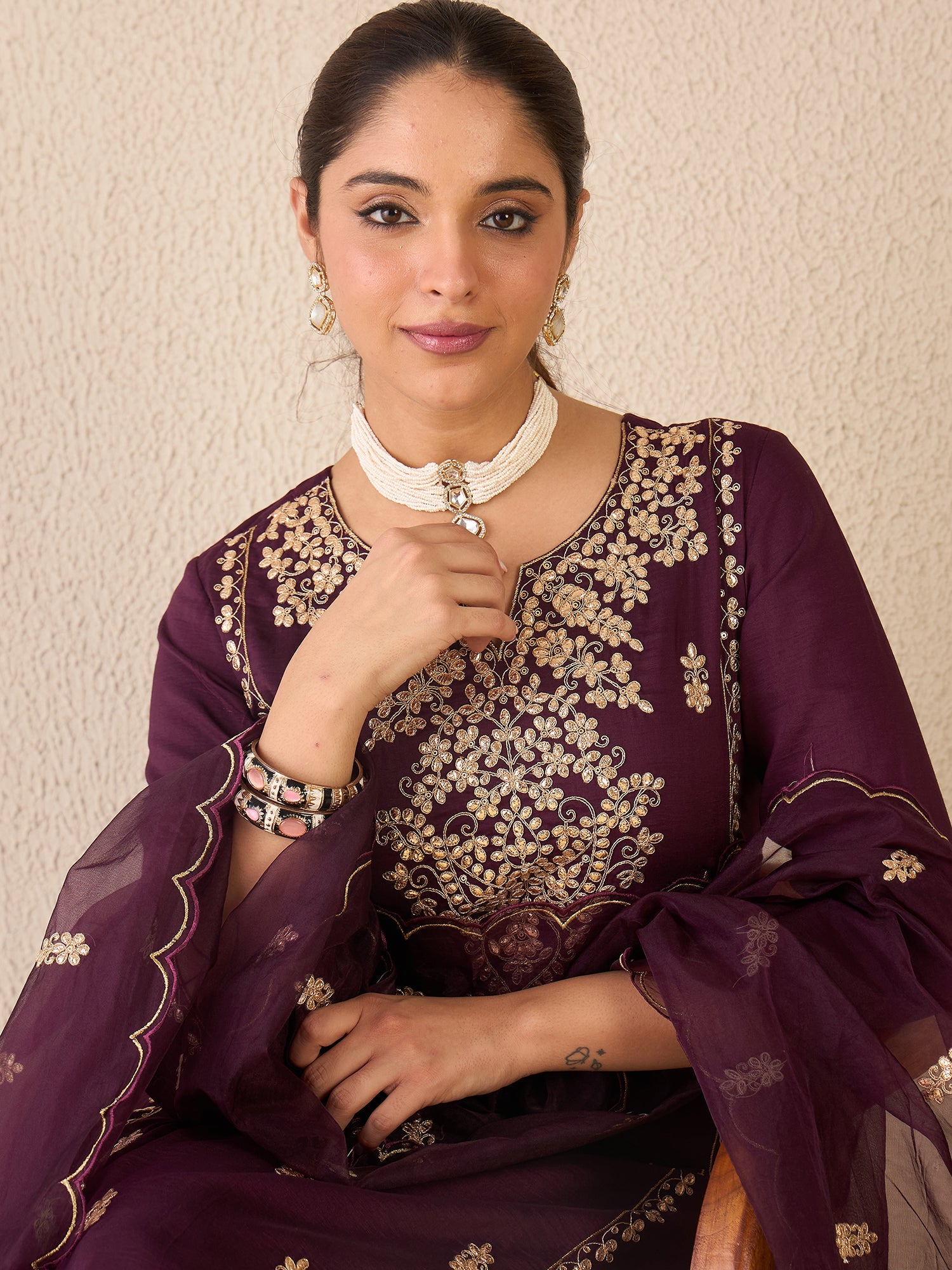 Burgundy Kurta Set For Women At Affordable Price Fit With Every Occasion & Daily Wear, Easy Return & Exchange Available, Shop Now.