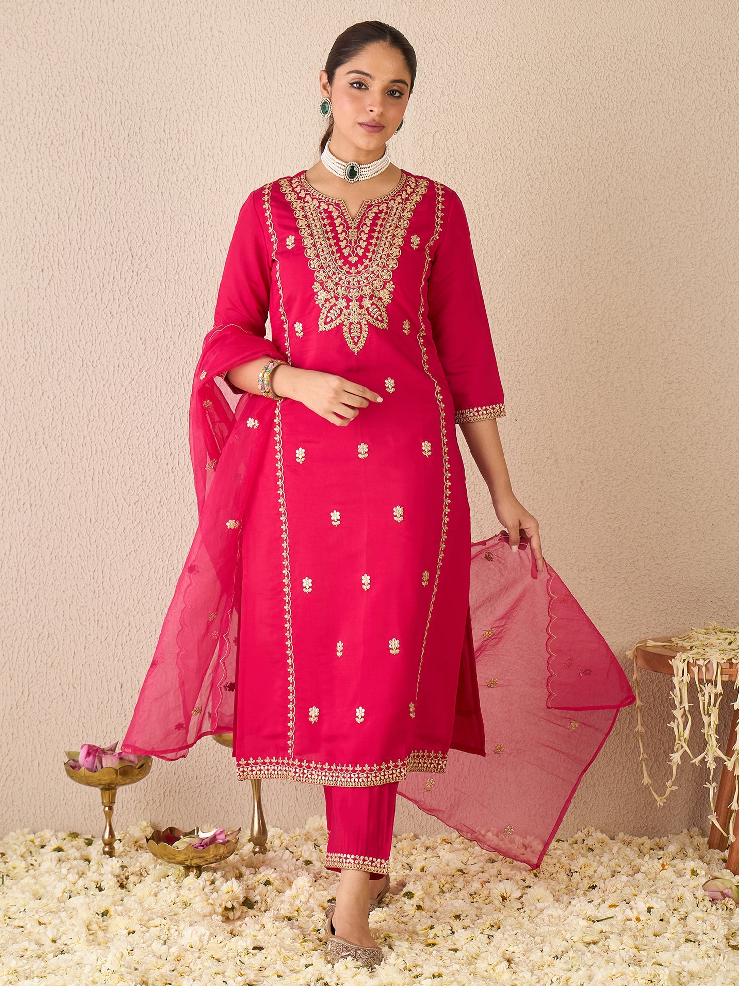 Pink Kurta Set For Women At Affordable Price Fit With Every Occasion & Daily Wear, Easy Return & Exchange Available, Shop Now.