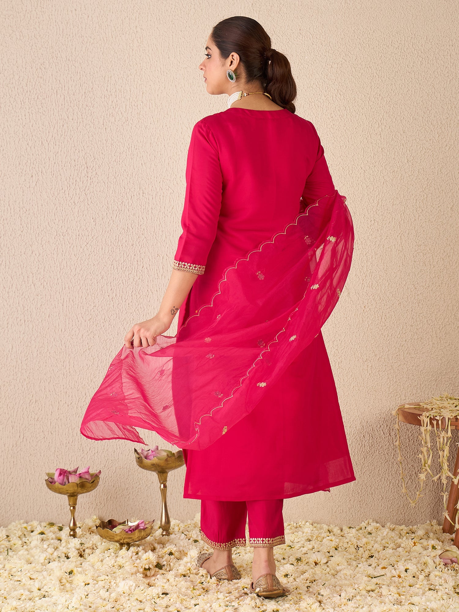 Pink Kurta Set For Women At Affordable Price Fit With Every Occasion & Daily Wear, Easy Return & Exchange Available, Shop Now.