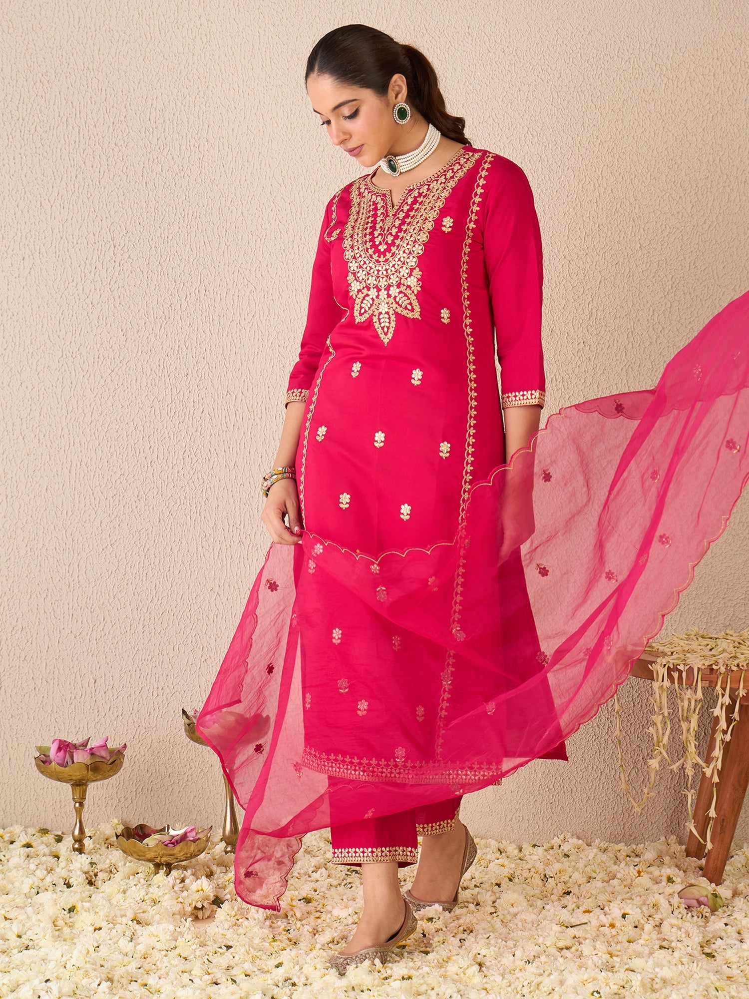 Pink Kurta Set For Women At Affordable Price Fit With Every Occasion & Daily Wear, Easy Return & Exchange Available, Shop Now.