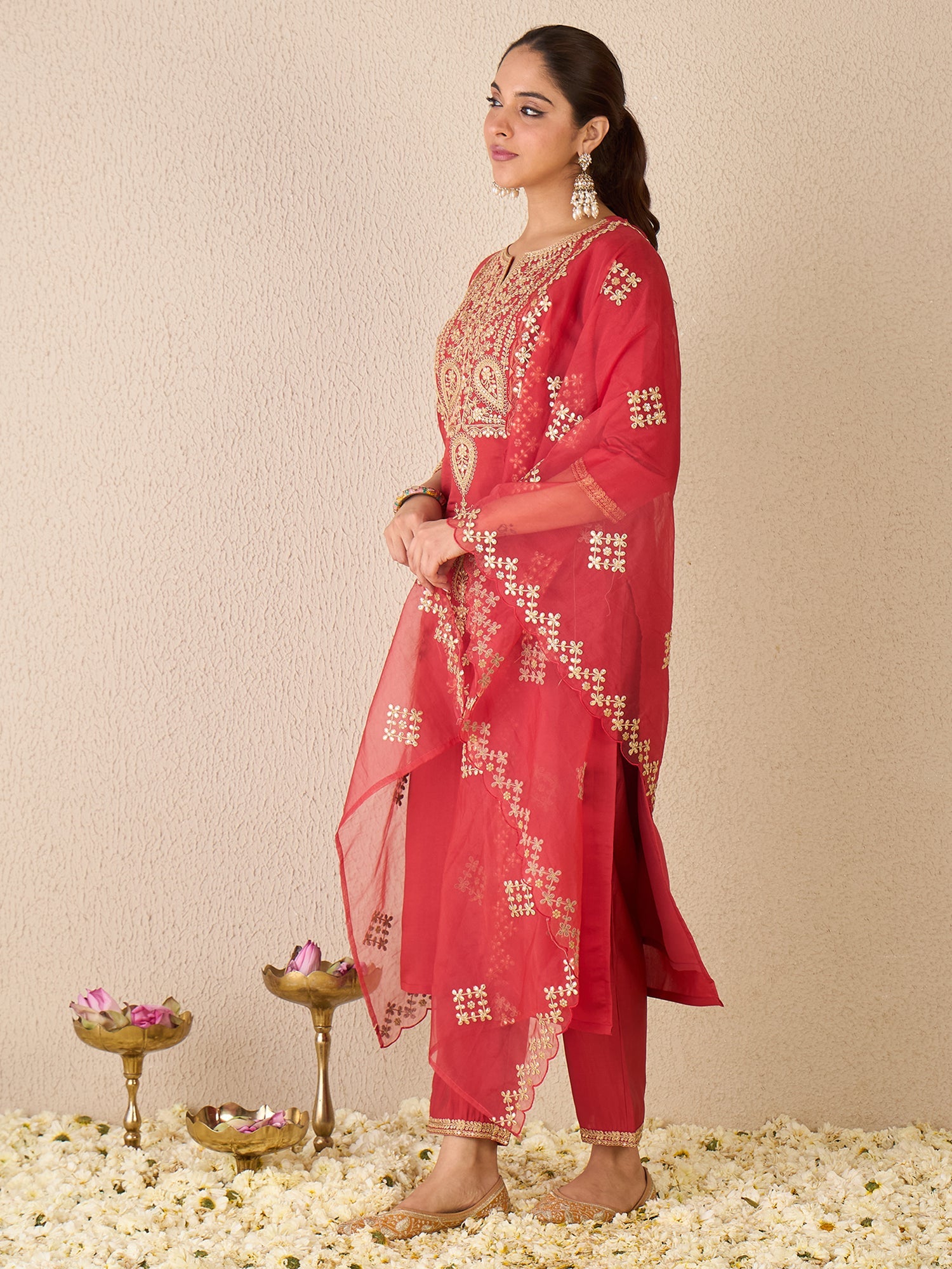 Red Kurta Set For Women At Affordable Price Fit With Every Occasion & Daily Wear, Easy Return & Exchange Available, Shop Now.