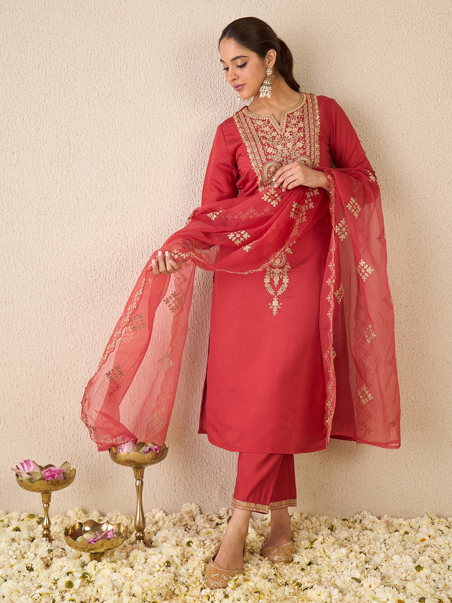 Red Kurta Set For Women At Affordable Price Fit With Every Occasion & Daily Wear, Easy Return & Exchange Available, Shop Now.