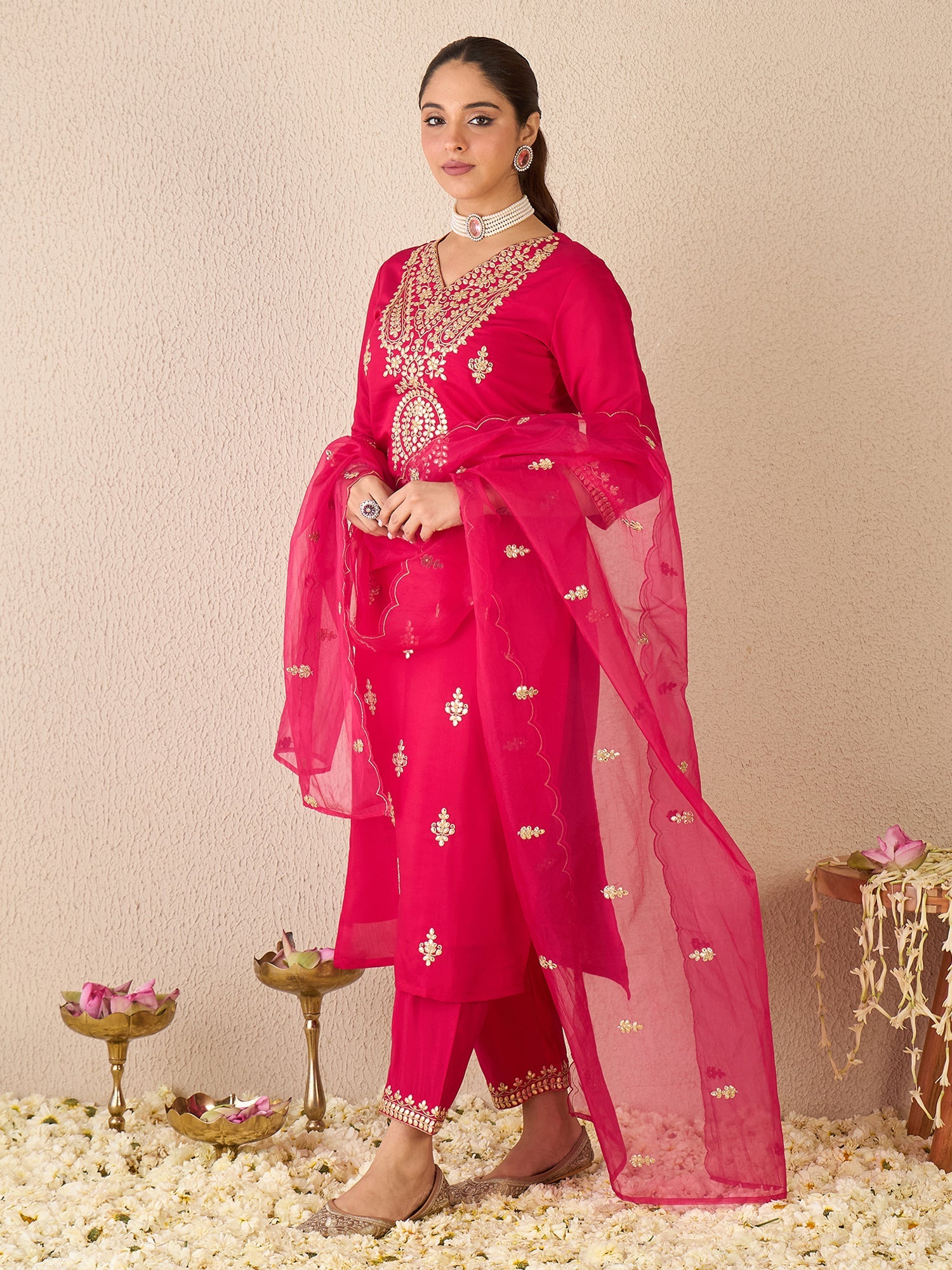 Pink Kurta Set For Women At Affordable Price Fit With Every Occasion & Daily Wear, Easy Return & Exchange Available, Shop Now.