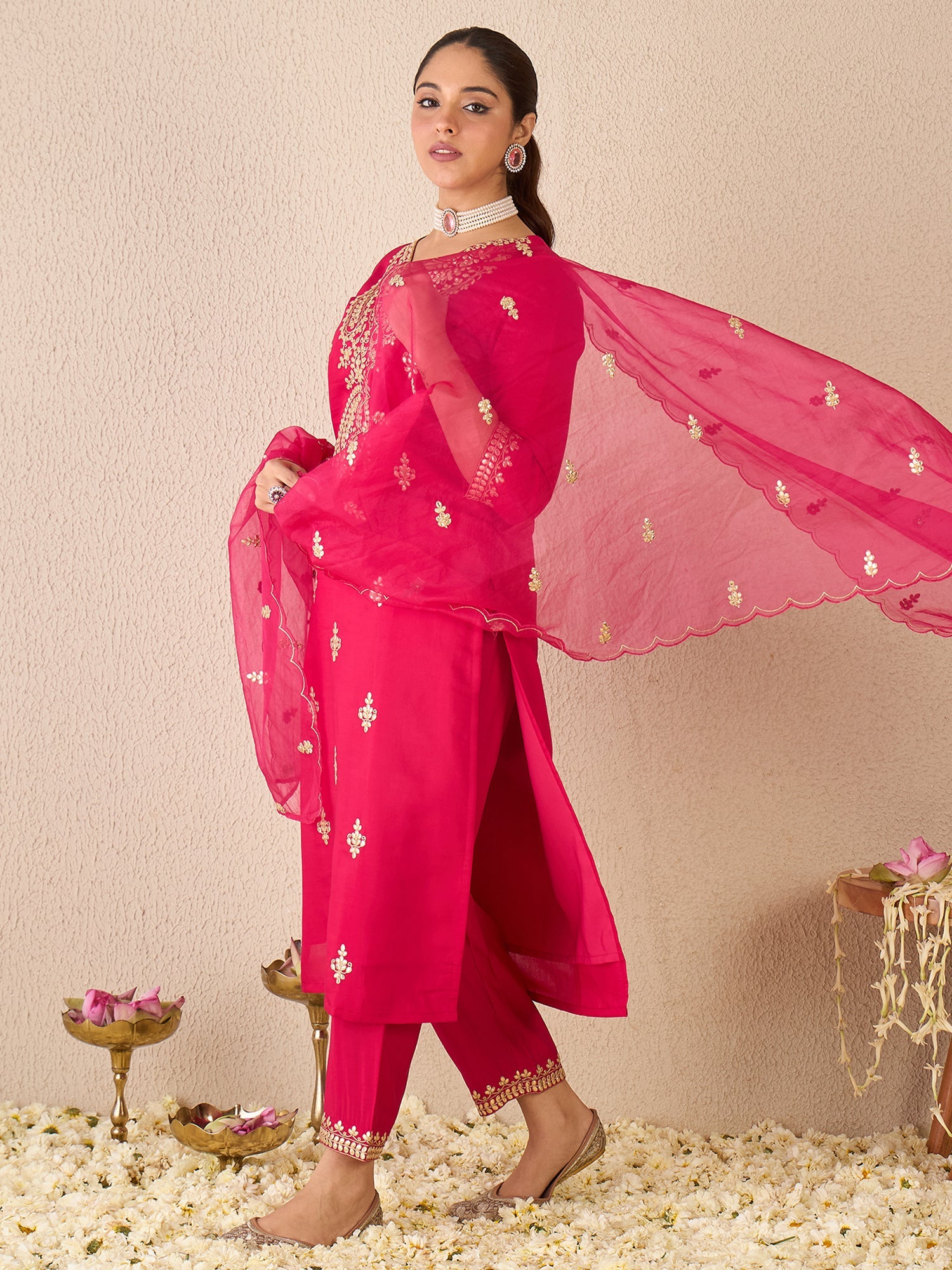 Pink Kurta Set For Women At Affordable Price Fit With Every Occasion & Daily Wear, Easy Return & Exchange Available, Shop Now.