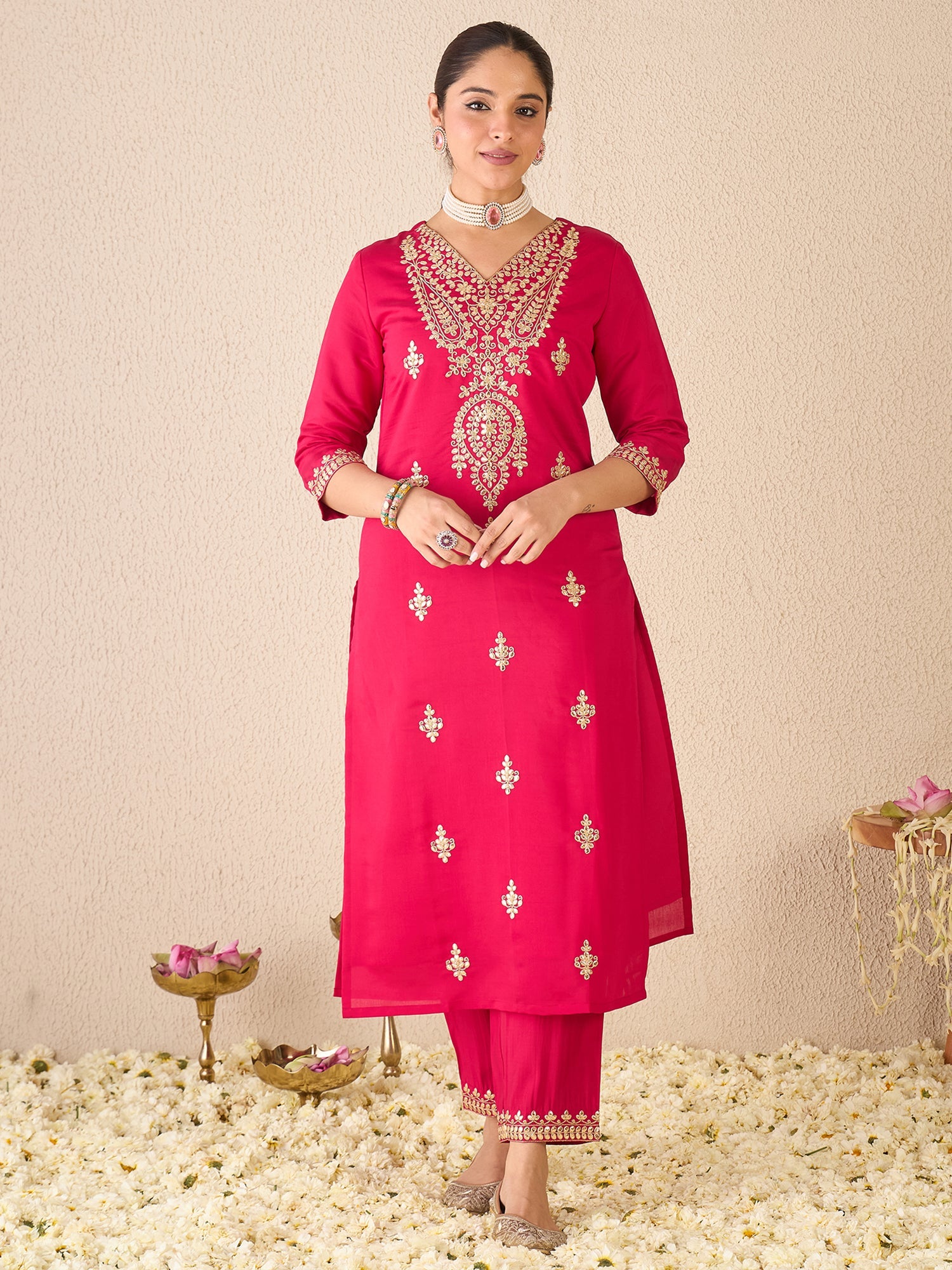 Pink Kurta Set For Women At Affordable Price Fit With Every Occasion & Daily Wear, Easy Return & Exchange Available, Shop Now.