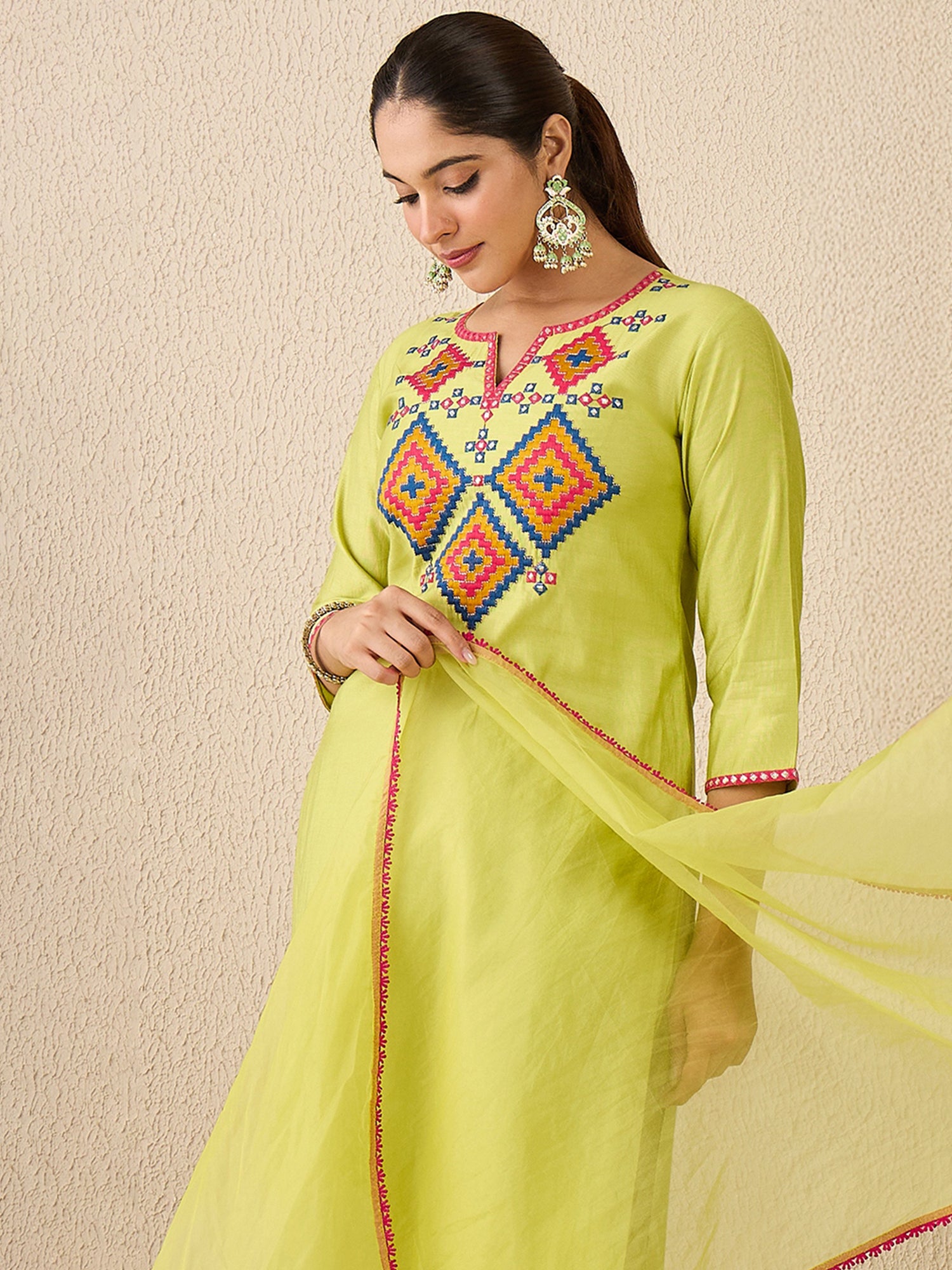 Green Embroidered Liva Straight Round Neck Kurta Sets With Dupatta