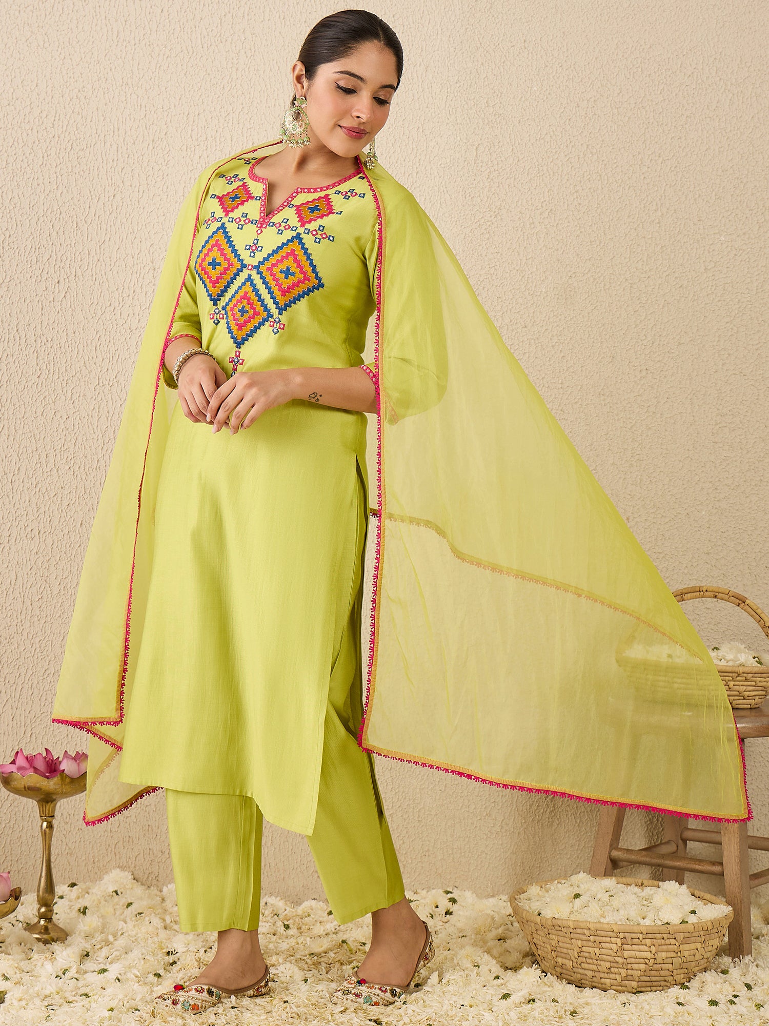 Green Embroidered Liva Straight Round Neck Kurta Sets With Dupatta