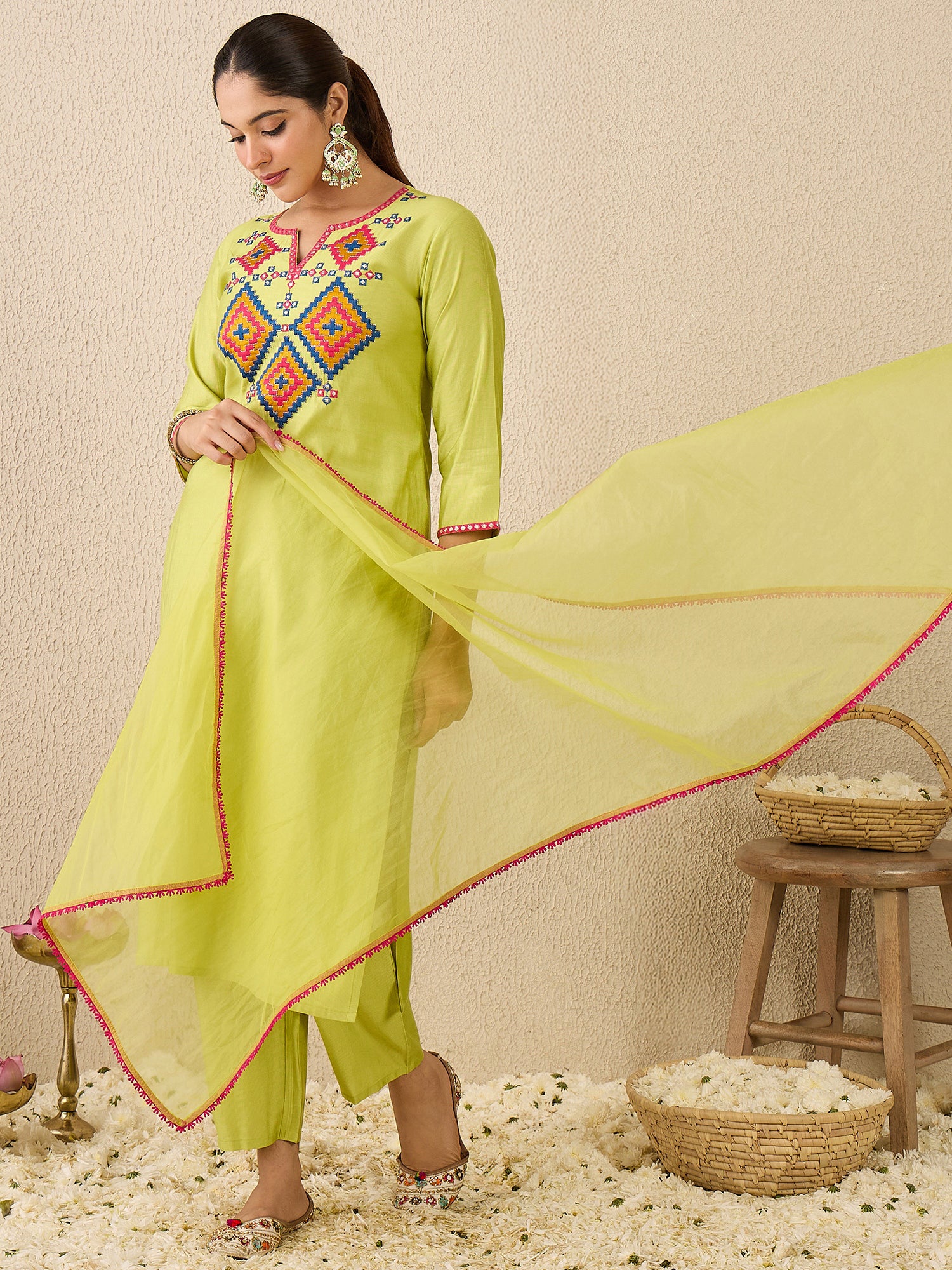Green Embroidered Liva Straight Round Neck Kurta Sets With Dupatta