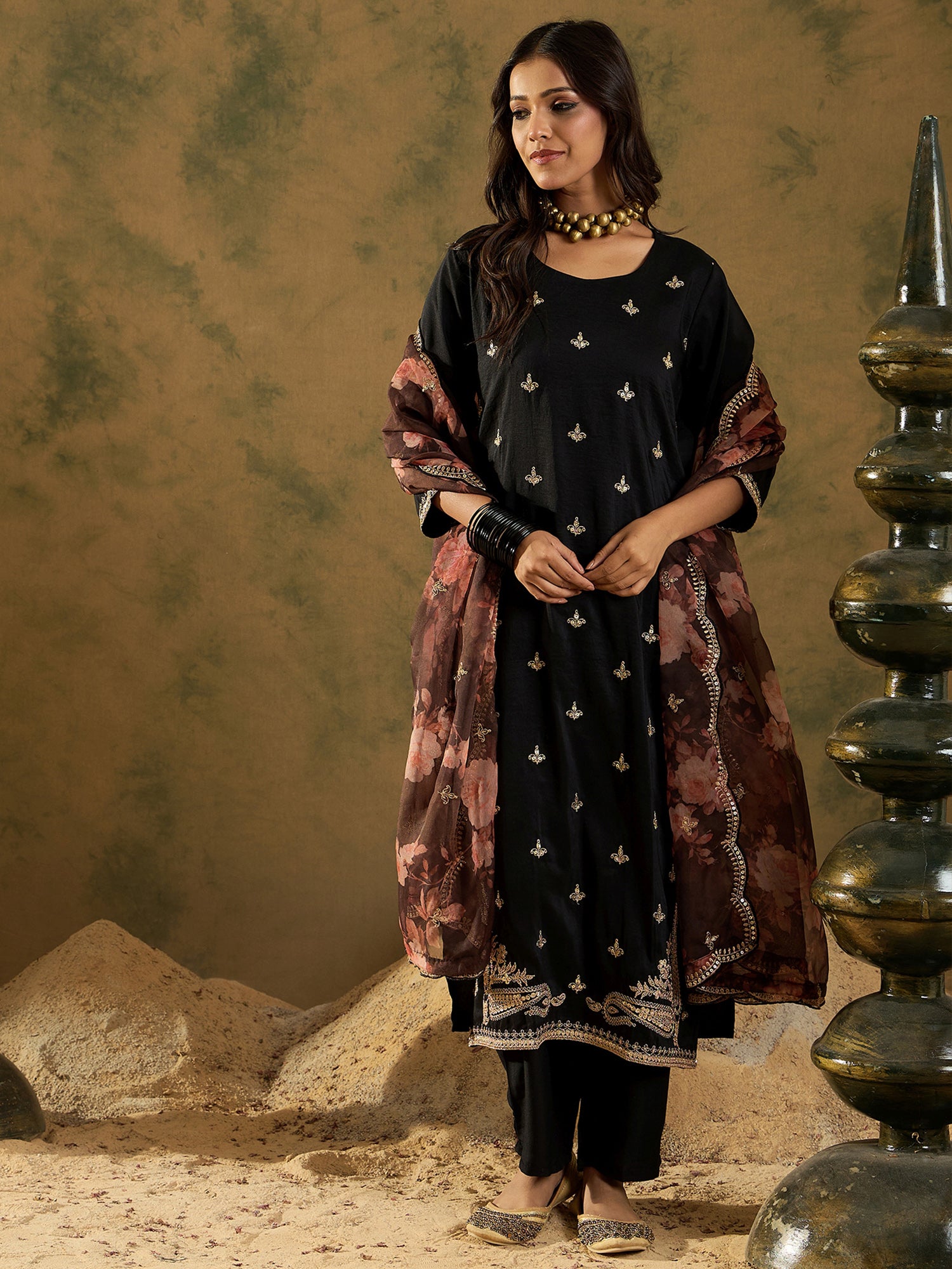 indo era, indoera, heeramandi dress, women kurta, kurta for women, women suit, 3 piece dress for women, 2 piece suit for women, sundress, summer sale, summer look, dress for wedding, birthday outfit for women, kurti, anarkali suit, pakistani suit, coord set women, maxi sundress for women, women suit, summer dress, salwar suit, cotton kurta for women, sharara suit for women, plazo suit, sleeveless kurti, office wear for women, party wear for women, dress for mother day, mother day outfit,