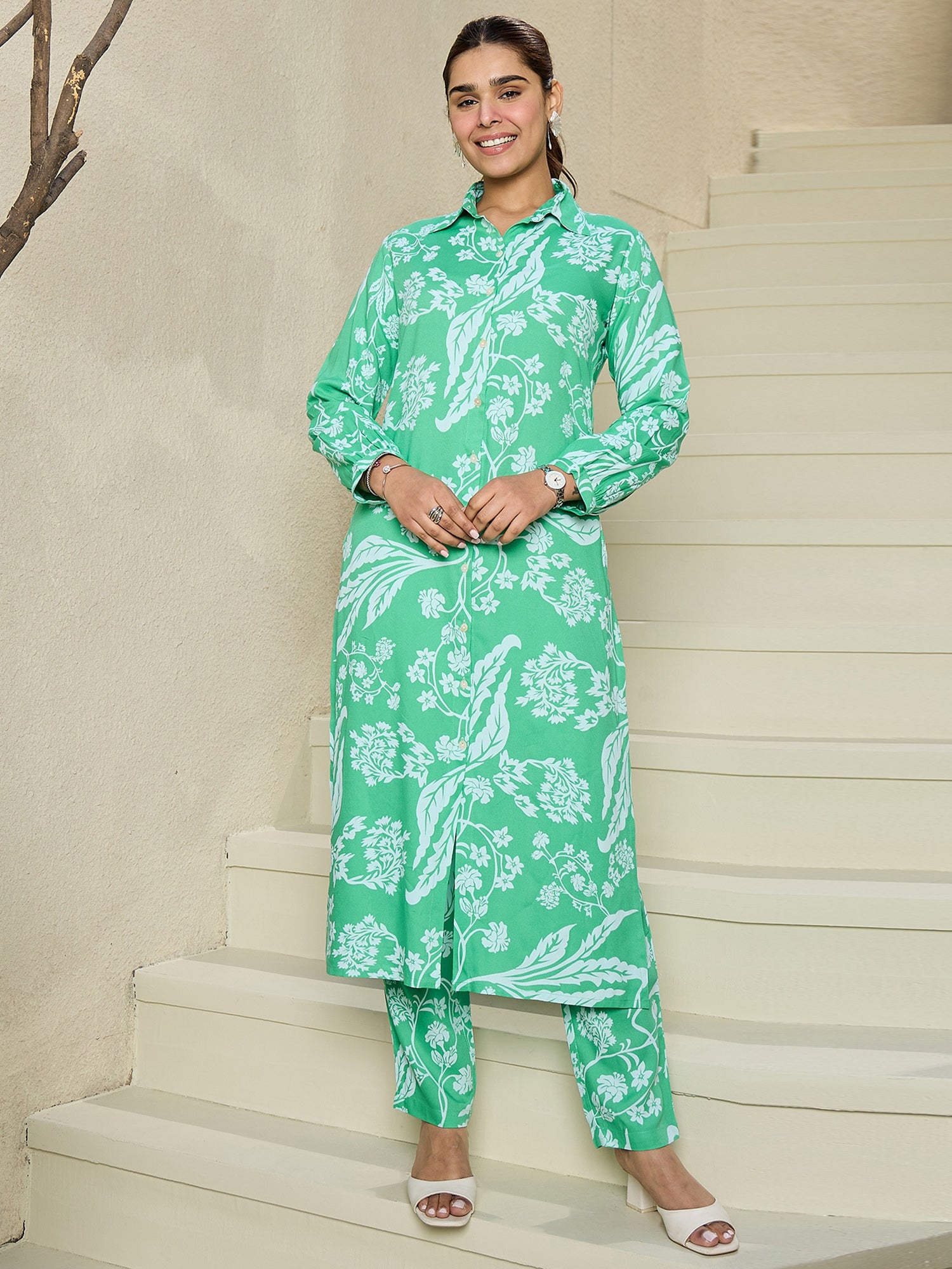 Green Kurta Sets  For women,indo era, indoera, kurta set for women, women kurta set, women suit, summer wear for women, festive suit for women, mother's day outfit, dress for mother, mother's day special, heeramandi dress
