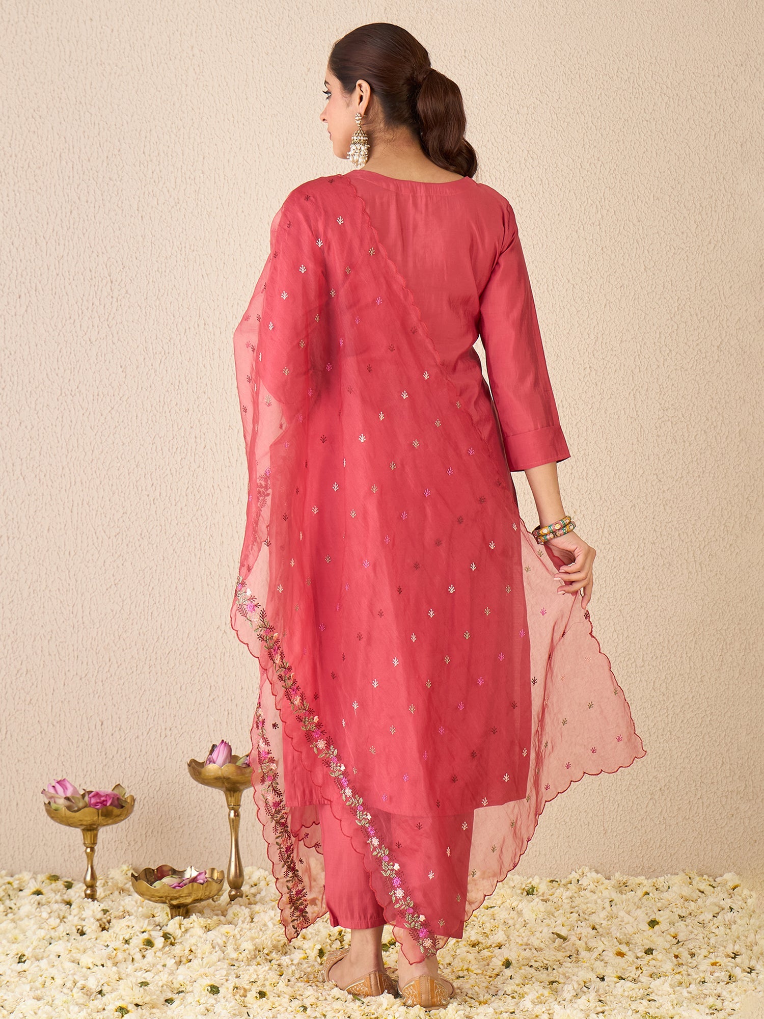 Peach Kurta Set For Women At Affordable Price Fit With Every Occasion & Daily Wear, Easy Return & Exchange Available, Shop Now.