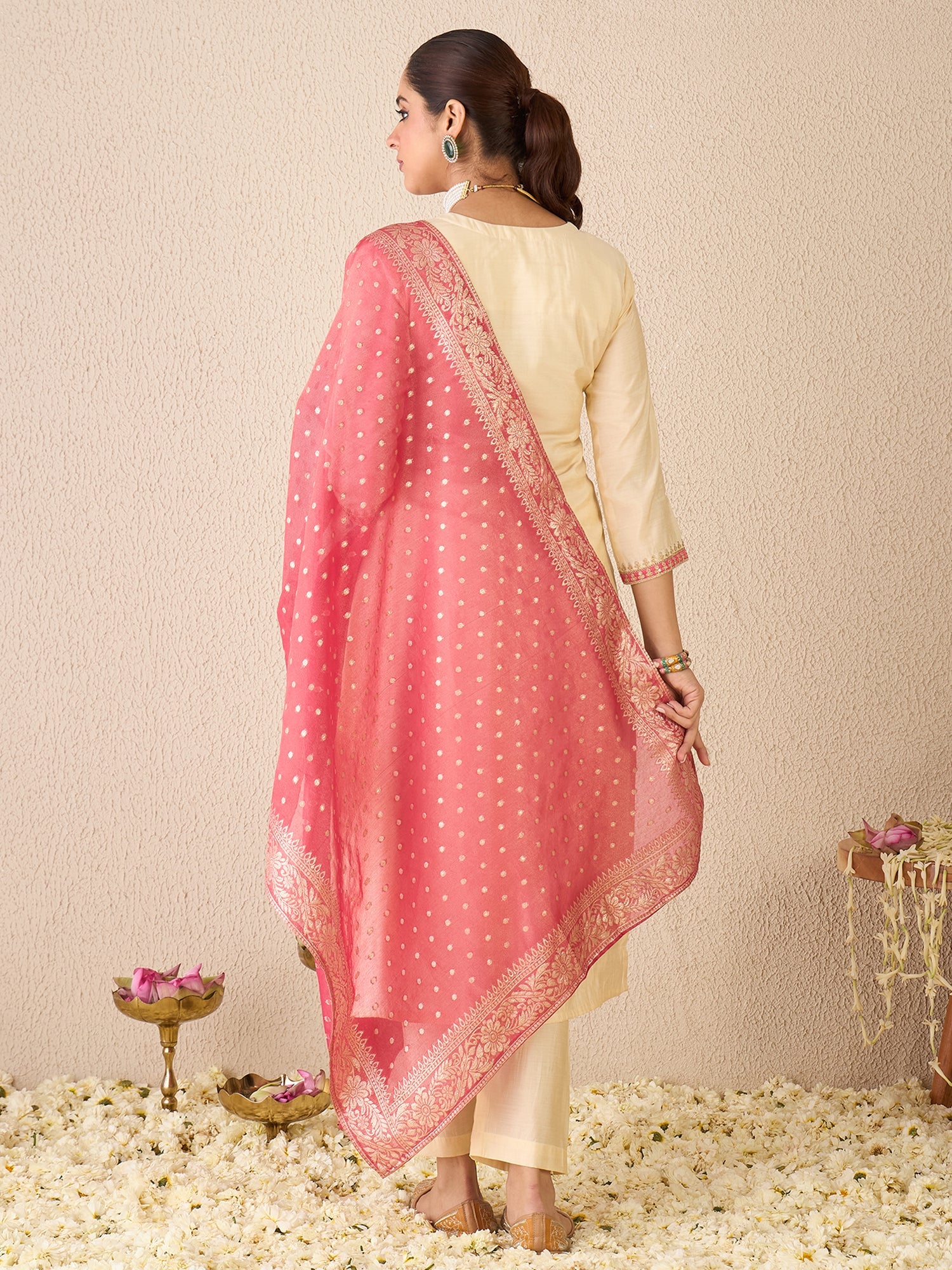 Cream Kurta Set For Women At Affordable Price Fit With Every Occasion & Daily Wear, Easy Return & Exchange Available, Shop Now.