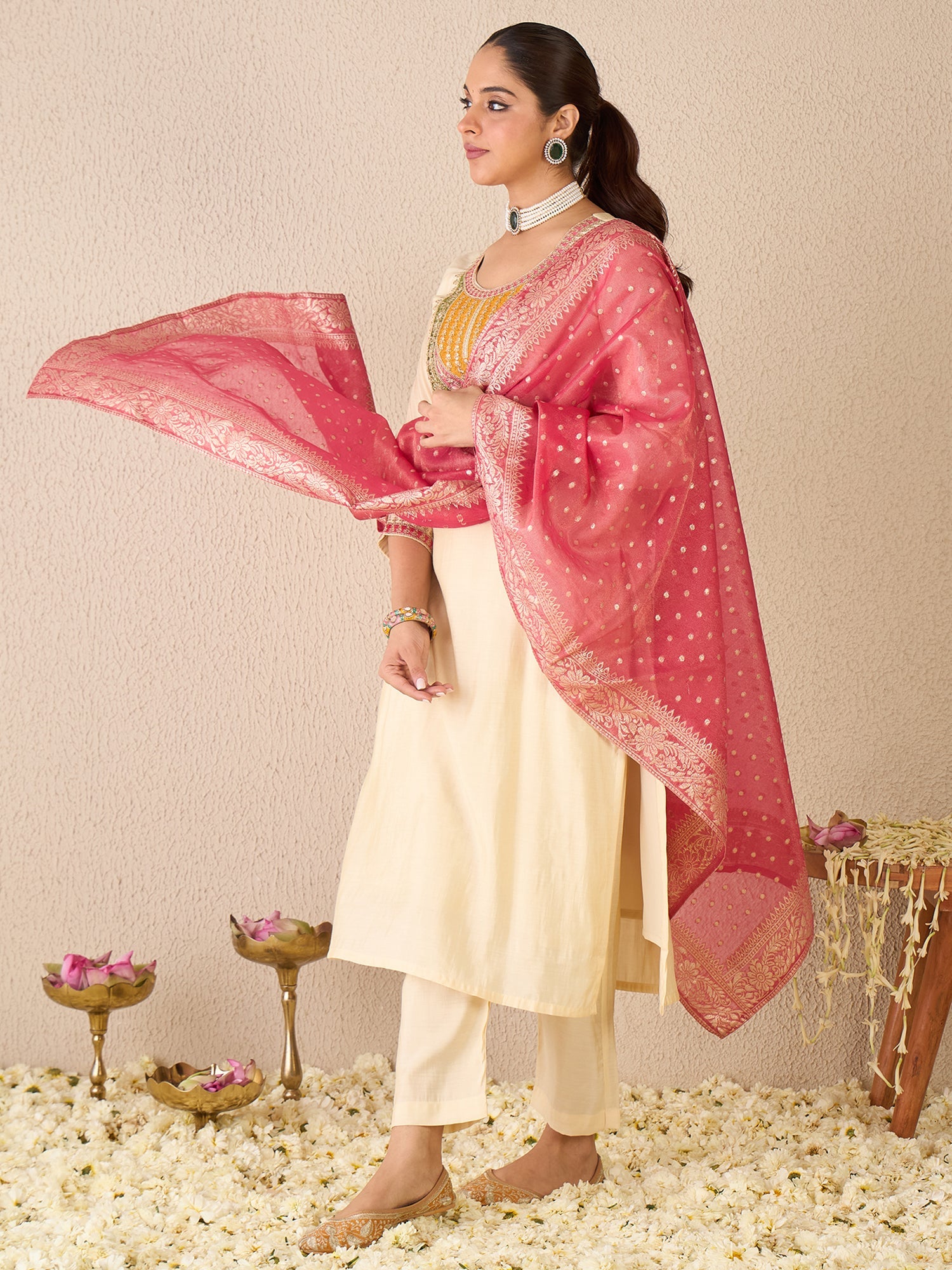 Cream Kurta Set For Women At Affordable Price Fit With Every Occasion & Daily Wear, Easy Return & Exchange Available, Shop Now.