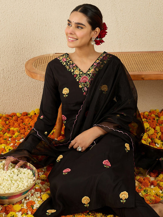 Black Embroidered Straight Silk Blend Kurta Sets With Dupatta