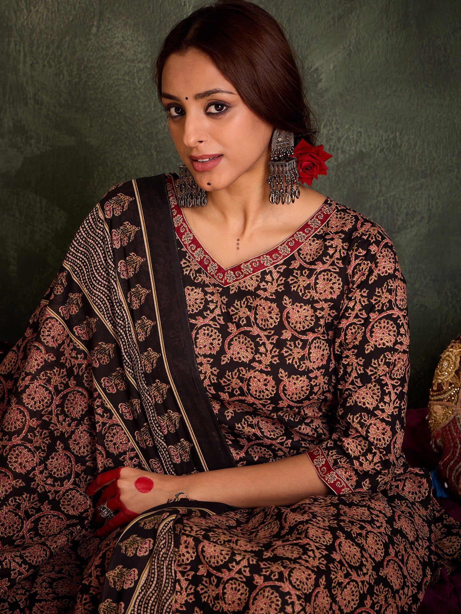 indo era, suit, kurta set for women, indo era kurta, kurta sets for ladies, summer dresses for women, 3 piece suit, cotton kurta set for women, new arrivals, women kurti plazo set, women in suit, kurta suit, floral kurta, short suit, spring summer, Black suit
