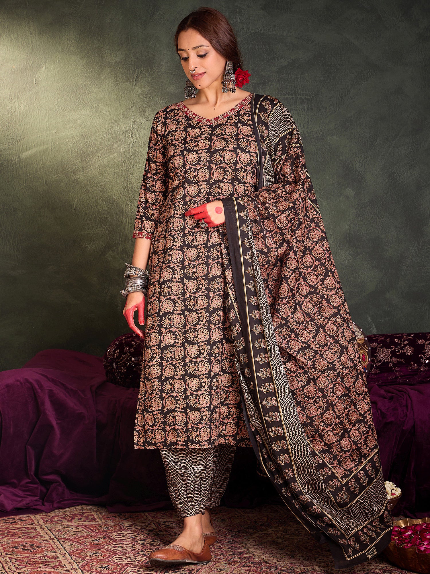 indo era, suit, kurta set for women, indo era kurta, kurta sets for ladies, summer dresses for women, 3 piece suit, cotton kurta set for women, new arrivals, women kurti plazo set, women in suit, kurta suit, floral kurta, short suit, spring summer, Black suit
