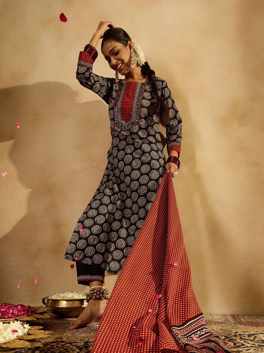 indo era, indoera, indo era kurta, heeramandi dress, heeramandi, dress for women, kurta for women, kurtaset for women, indo era kurta set, indo era suit, anarkali kurta, salwar suit, sharara set, cotton kurta, dress for women, kurta for women, birthday dress for women, gown for women, formal dress for women, party wear for women, summer dress, female kurti, cotton dress for women, kurta with dupatta, dressing style, casual look, new arrival for women, Black suit