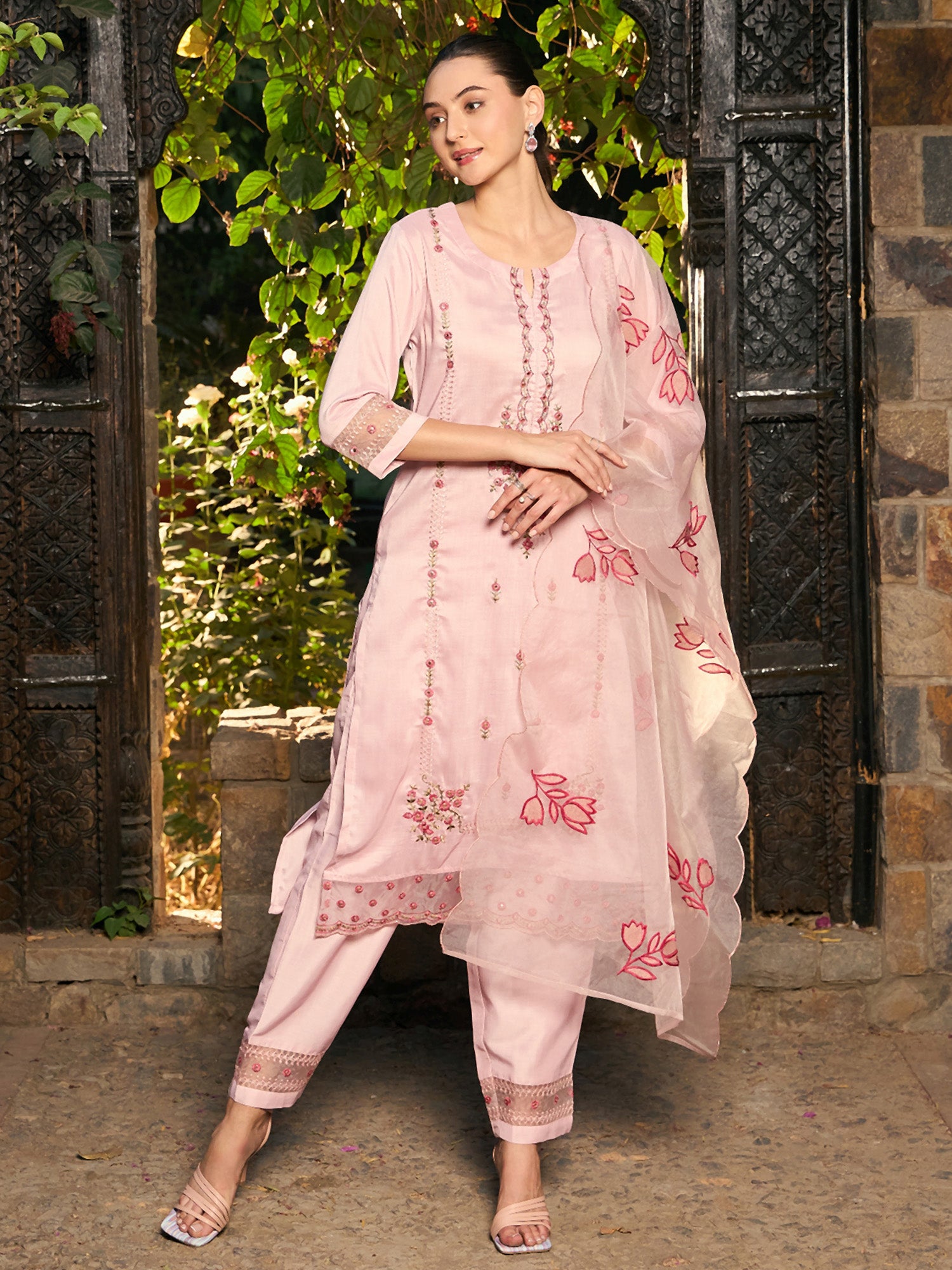 indo era, indoera, indo era kurta, heeramandi dress, heeramandi, dress for women, kurta for women, kurtaset for women, indo era kurta set, indo era suit, anarkali kurta, salwar suit, sharara set, cotton kurta, dress for women, kurta for women, birthday dress for women, gown for women, formal dress for women, party wear for women, summer dress, female kurti, cotton dress for women, kurta with dupatta, dressing style, casual look, new arrival for women, Pink suit