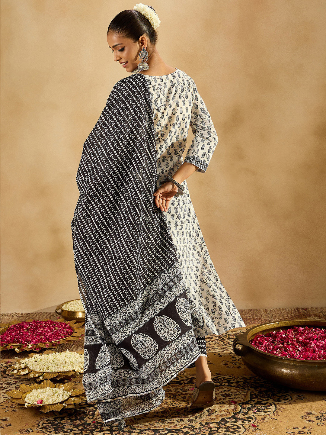 indo era, indoera, indo era kurta, heeramandi dress, heeramandi, dress for women, kurta for women, kurtaset for women, indo era kurta set, indo era suit, anarkali kurta, salwar suit, sharara set, cotton kurta, dress for women, kurta for women, birthday dress for women, gown for women, formal dress for women, party wear for women, summer dress, female kurti, cotton dress for women, kurta with dupatta, dressing style, casual look, new arrival for women, White suit