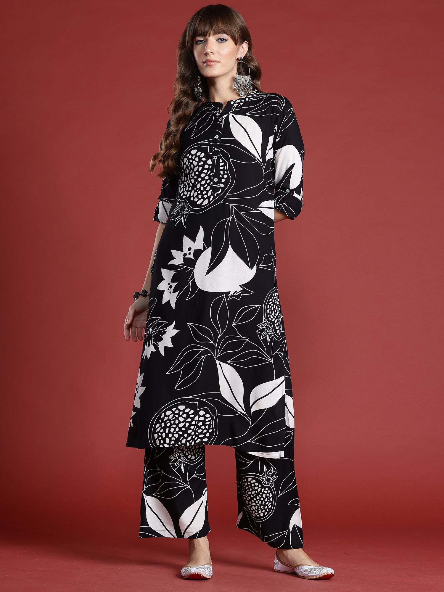 indo era, indoera, indo era kurta, heeramandi dress, heeramandi, dress for women, kurta for women, kurtaset for women, indo era kurta set, indo era suit, anarkali kurta, salwar suit, sharara set, cotton kurta, dress for women, kurta for women, birthday dress for women, gown for women, formal dress for women, party wear for women, summer dress, female kurti, cotton dress for women, kurta with dupatta, dressing style, casual look, new arrival for women, Black suit