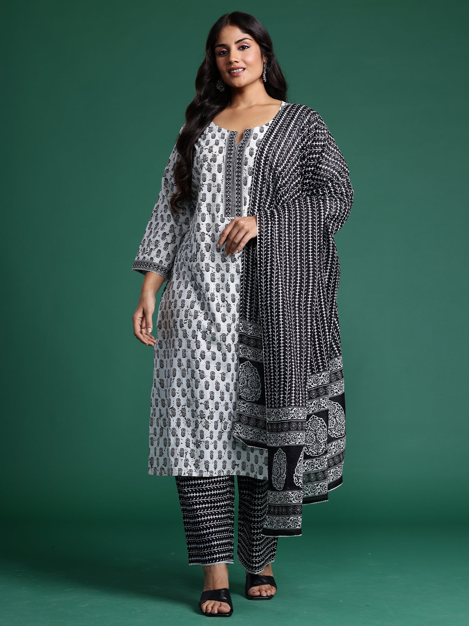 White Kurta Sets  For women,indo era, indoera, plus size kurta set, plus size suit for women, lavender kurta set, kurta set for women, 
