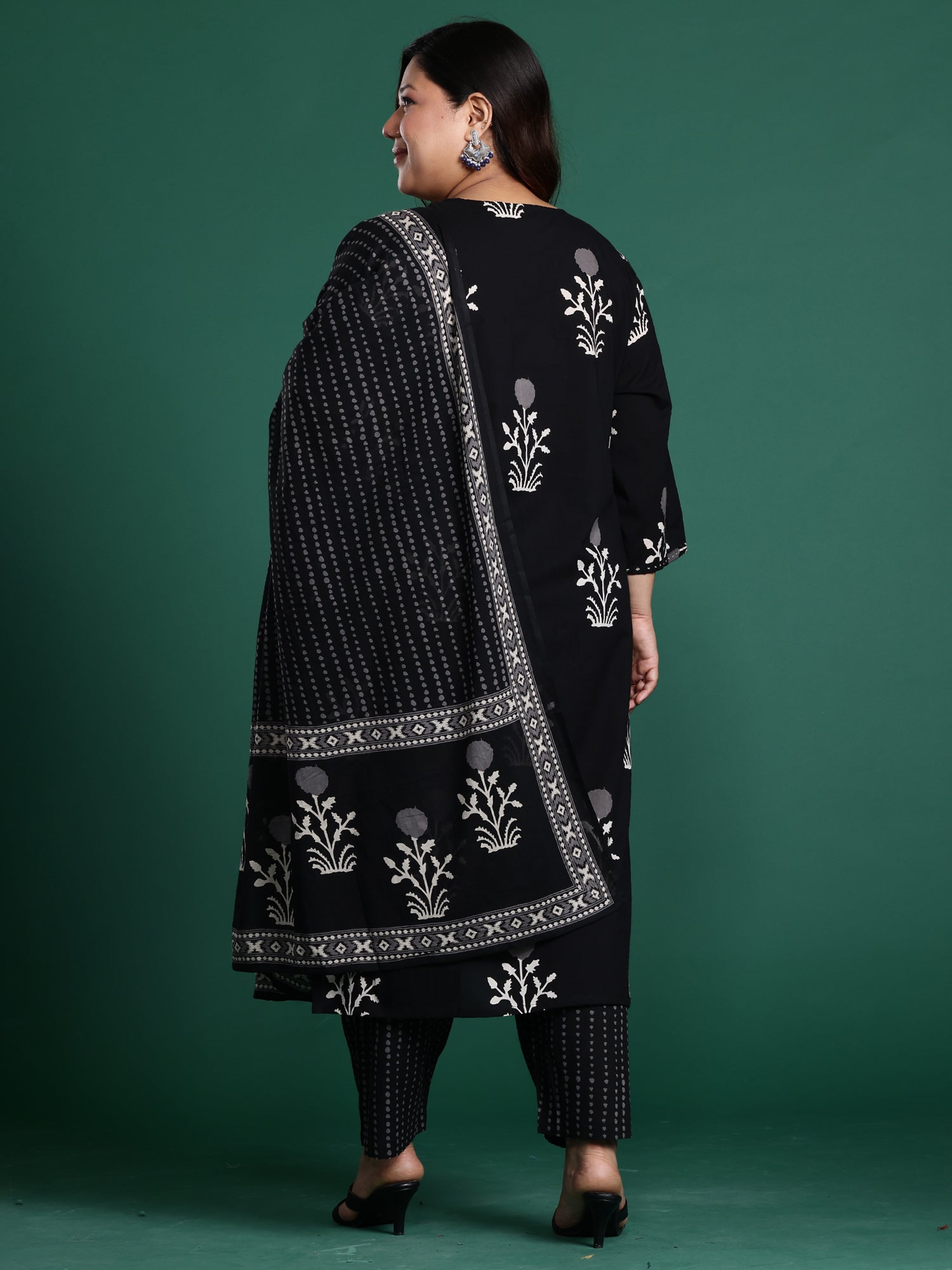 indo era, indoera, indo era kurta, heeramandi dress, heeramandi, dress for women, kurta for women, kurtaset for women, indo era kurta set, indo era suit, anarkali kurta, salwar suit, sharara set, cotton kurta, dress for women, kurta for women, birthday dress for women, gown for women, formal dress for women, party wear for women, summer dress, female kurti, cotton dress for women, kurta with dupatta, dressing style, casual look, new arrival for women, Black suit