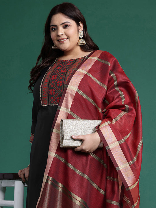 Plus Size Black Yoke Design Straight Suit Set