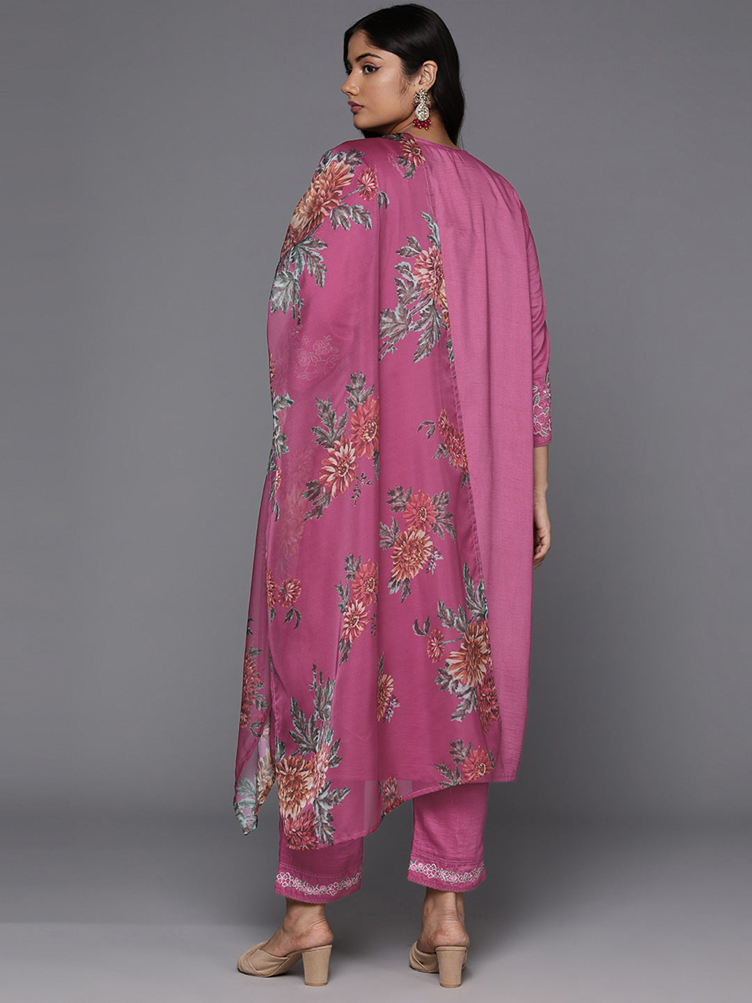 indo era, indoera, indo era kurta, heeramandi dress, heeramandi, dress for women, kurta for women, kurtaset for women, indo era kurta set, indo era suit, anarkali kurta, salwar suit, sharara set, cotton kurta, dress for women, kurta for women, birthday dress for women, gown for women, formal dress for women, party wear for women, summer dress, female kurti, cotton dress for women, kurta with dupatta, dressing style, casual look, new arrival for women, Pink suit