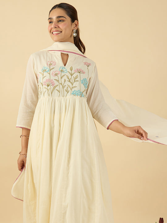Indo Era Off White Embroidered Anarkali Kurta Trousers With Dupatta
