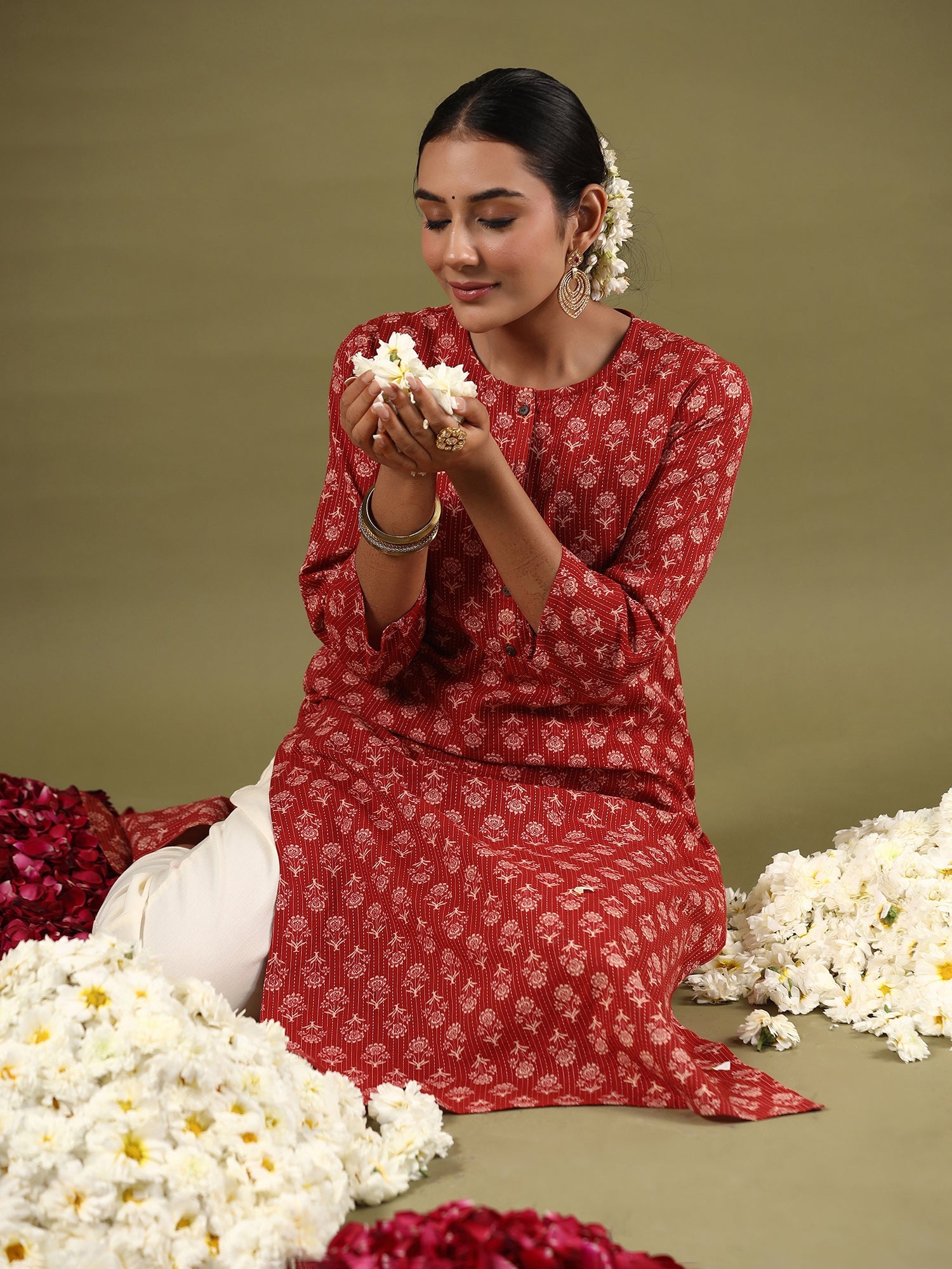 indo era, indoera, indo era kurta, heeramandi dress, heeramandi, dress for women, kurta for women, kurtaset for women, indo era kurta set, indo era suit, anarkali kurta, salwar suit, sharara set, cotton kurta, dress for women, kurta for women, birthday dress for women, gown for women, formal dress for women, party wear for women, summer dress, female kurti, cotton dress for women, kurta with dupatta, dressing style, casual look, new arrival for women, Red kurta