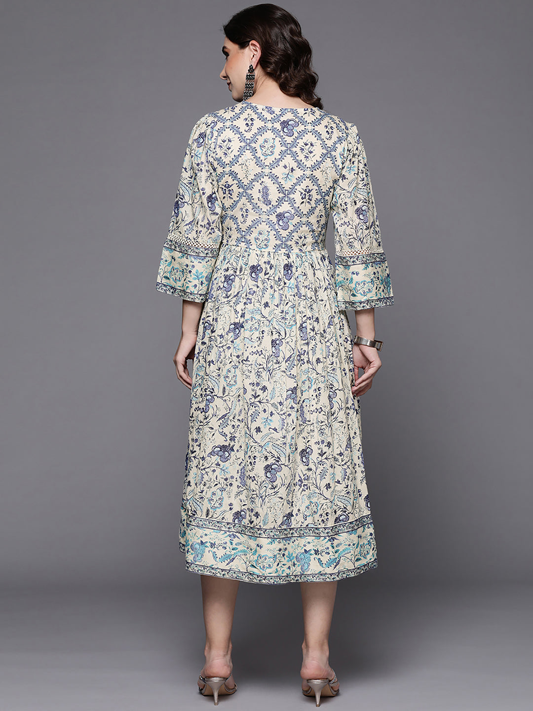 holi outfit for women, holi outfit ideas, holi outfit for men, holi outfit for girls, holi outfit for baby girl, holi outfit for baby boy, holi outfit pinterest, holi outfit ideas men, holi outfits for kids, Eid Outfits, Eid Collection, New Kurta Sets, Salwar Suits for Eid, women's day outfit ideas, women's day outfits, Co-Ords, V-Neck dresses, Round Neck suits, Cotton Kurta Sets, Heavy Outfits For Eid, Pakistani Outfits, Pakistani Kurta Sets, Pakistani Dresses for women