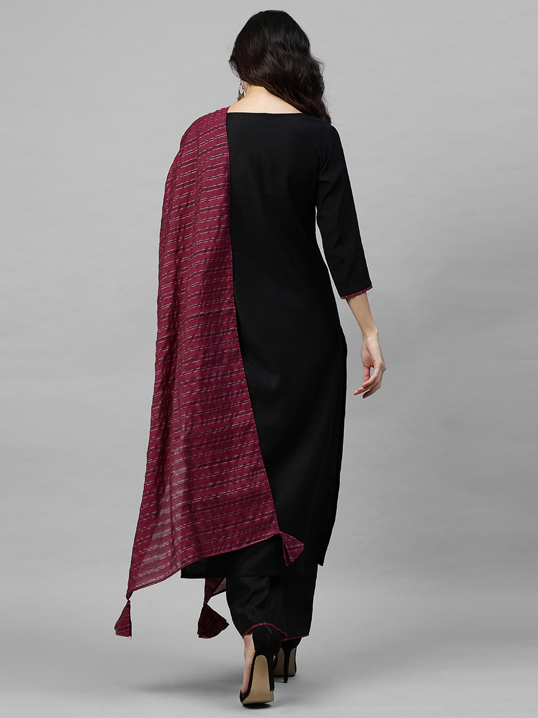 holi outfit for women, holi outfit ideas, holi outfit for men, holi outfit for girls, holi outfit for baby girl, holi outfit for baby boy, holi outfit pinterest, holi outfit ideas men, holi outfits for kids, Eid Outfits, Eid Collection, New Kurta Sets, Salwar Suits for Eid, women's day outfit ideas, women's day outfits, Co-Ords, V-Neck dresses, Round Neck suits, Cotton Kurta Sets, Heavy Outfits For Eid, Pakistani Outfits, Pakistani Kurta Sets, Pakistani Dresses for women
