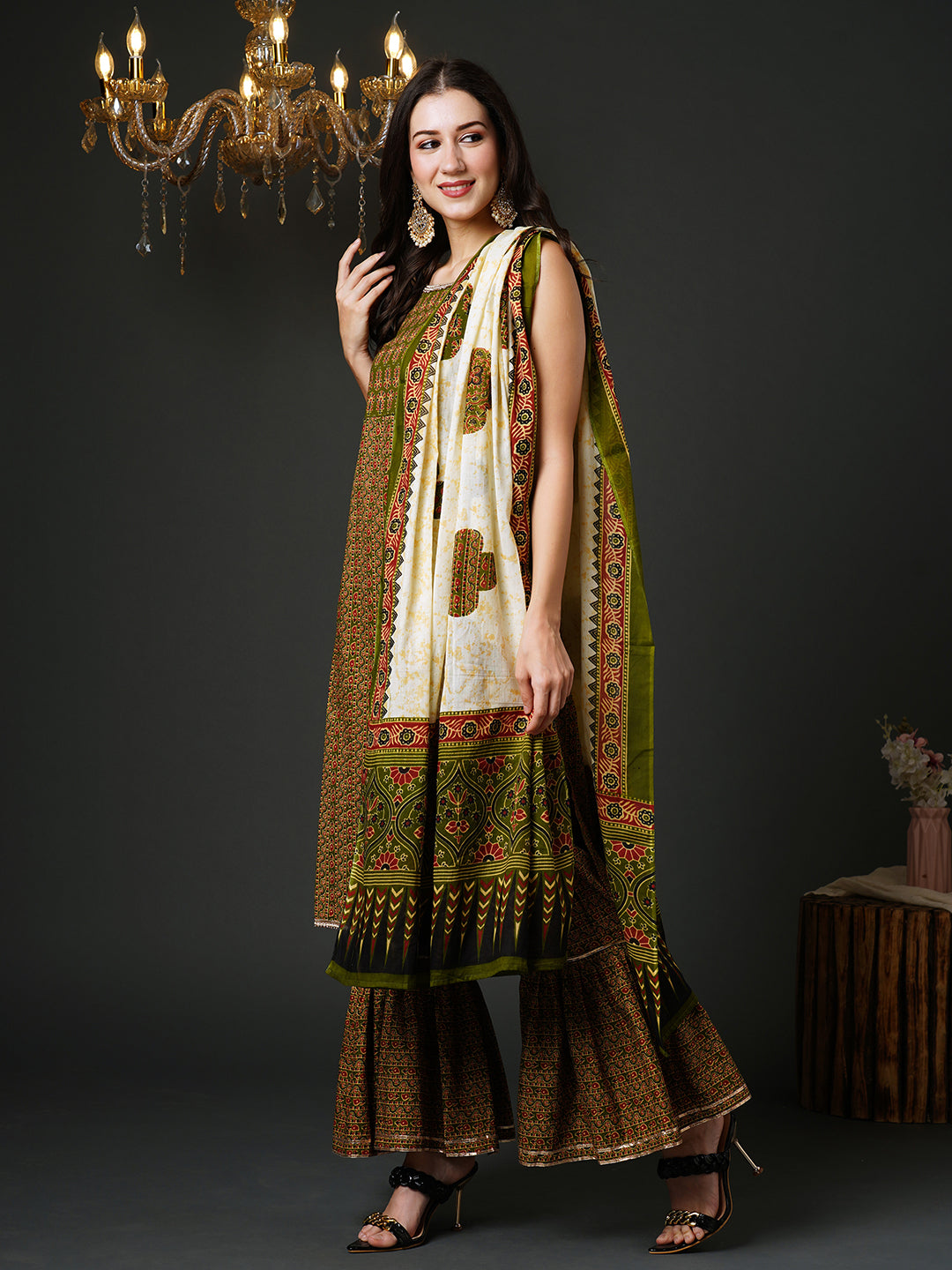 Green Kurta Sets  For women,indo era, indoera, kurta set for women, women kurta set, women suit, summer wear for women, festive suit for women, mother's day outfit, dress for mother, mother's day special, heeramandi dress