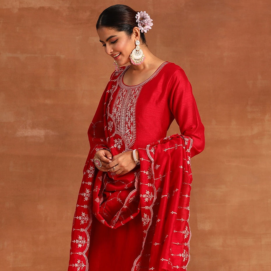 holi outfit for women, holi outfit ideas, holi outfit for men, holi outfit for girls, holi outfit for baby girl, holi outfit for baby boy, holi outfit pinterest, holi outfit ideas men, holi outfits for kids, Eid Outfits, Eid Collection, New Kurta Sets, Salwar Suits for Eid, women's day outfit ideas, women's day outfits, Co-Ords, V-Neck dresses, Round Neck suits, Cotton Kurta Sets, Heavy Outfits For Eid, Pakistani Outfits, Pakistani Kurta Sets, Pakistani Dresses for women