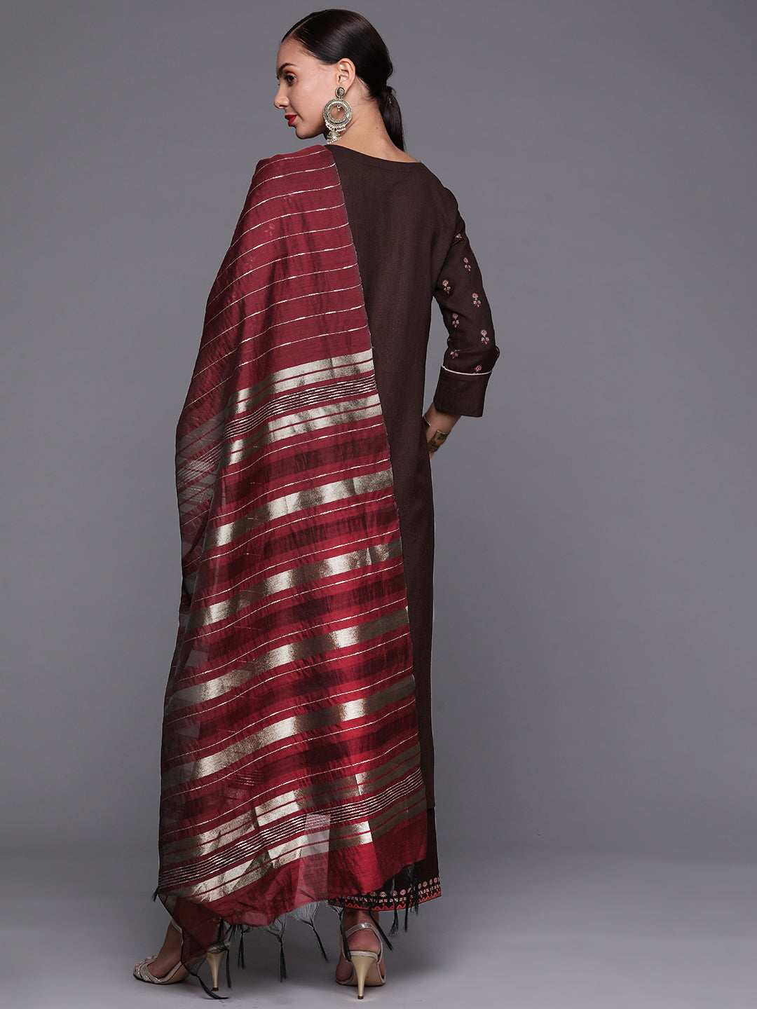 holi outfit for women, holi outfit ideas, holi outfit for men, holi outfit for girls, holi outfit for baby girl, holi outfit for baby boy, holi outfit pinterest, holi outfit ideas men, holi outfits for kids, Eid Outfits, Eid Collection, New Kurta Sets, Salwar Suits for Eid, women's day outfit ideas, women's day outfits, Co-Ords, V-Neck dresses, Round Neck suits, Cotton Kurta Sets, Heavy Outfits For Eid, Pakistani Outfits, Pakistani Kurta Sets, Pakistani Dresses for women