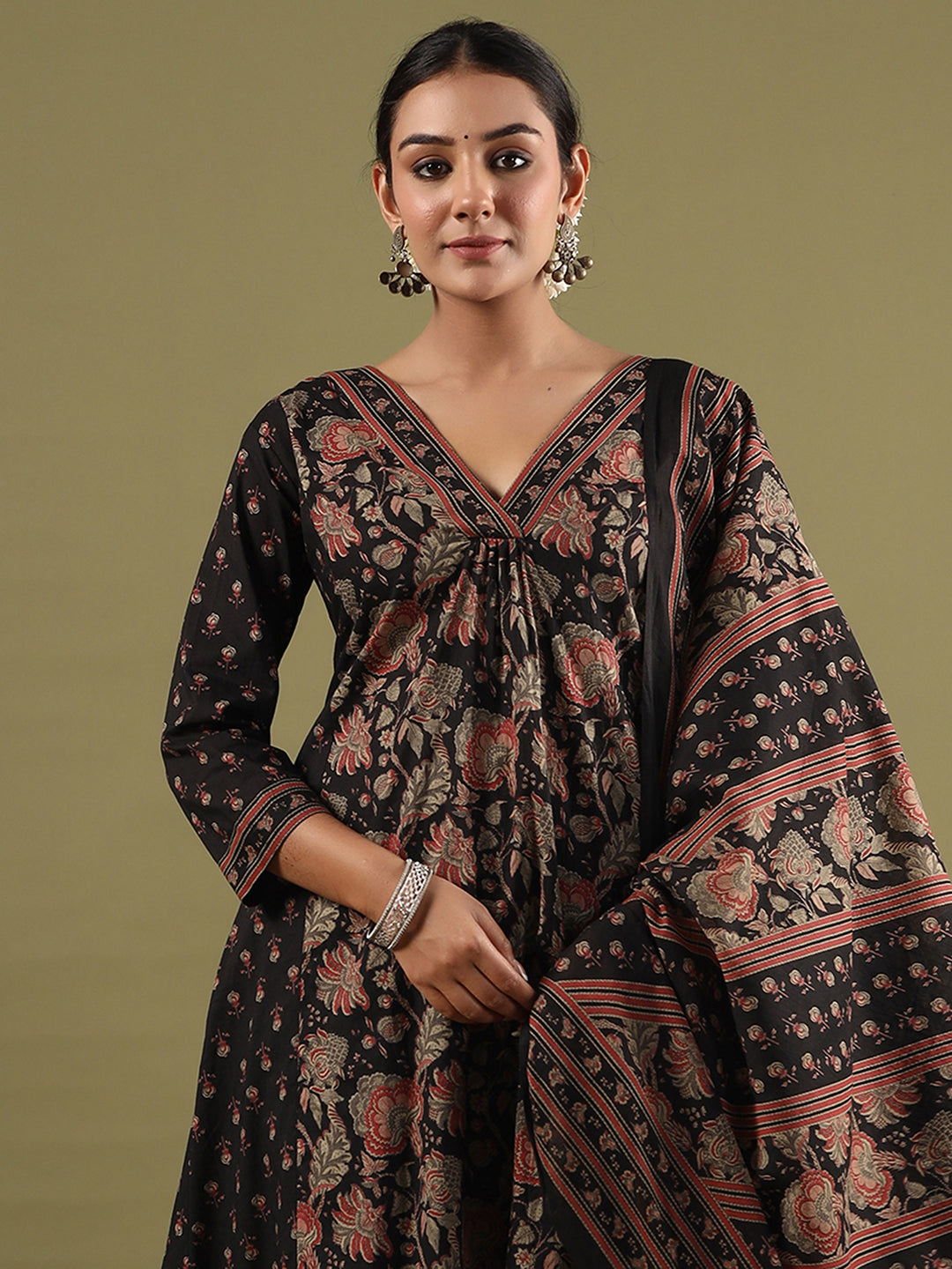 holi outfit for women, holi outfit ideas, holi outfit for men, holi outfit for girls, holi outfit for baby girl, holi outfit for baby boy, holi outfit pinterest, holi outfit ideas men, holi outfits for kids, Eid Outfits, Eid Collection, New Kurta Sets, Salwar Suits for Eid, women's day outfit ideas, women's day outfits, Co-Ords, V-Neck dresses, Round Neck suits, Cotton Kurta Sets, Heavy Outfits For Eid, Pakistani Outfits, Pakistani Kurta Sets, Pakistani Dresses for women