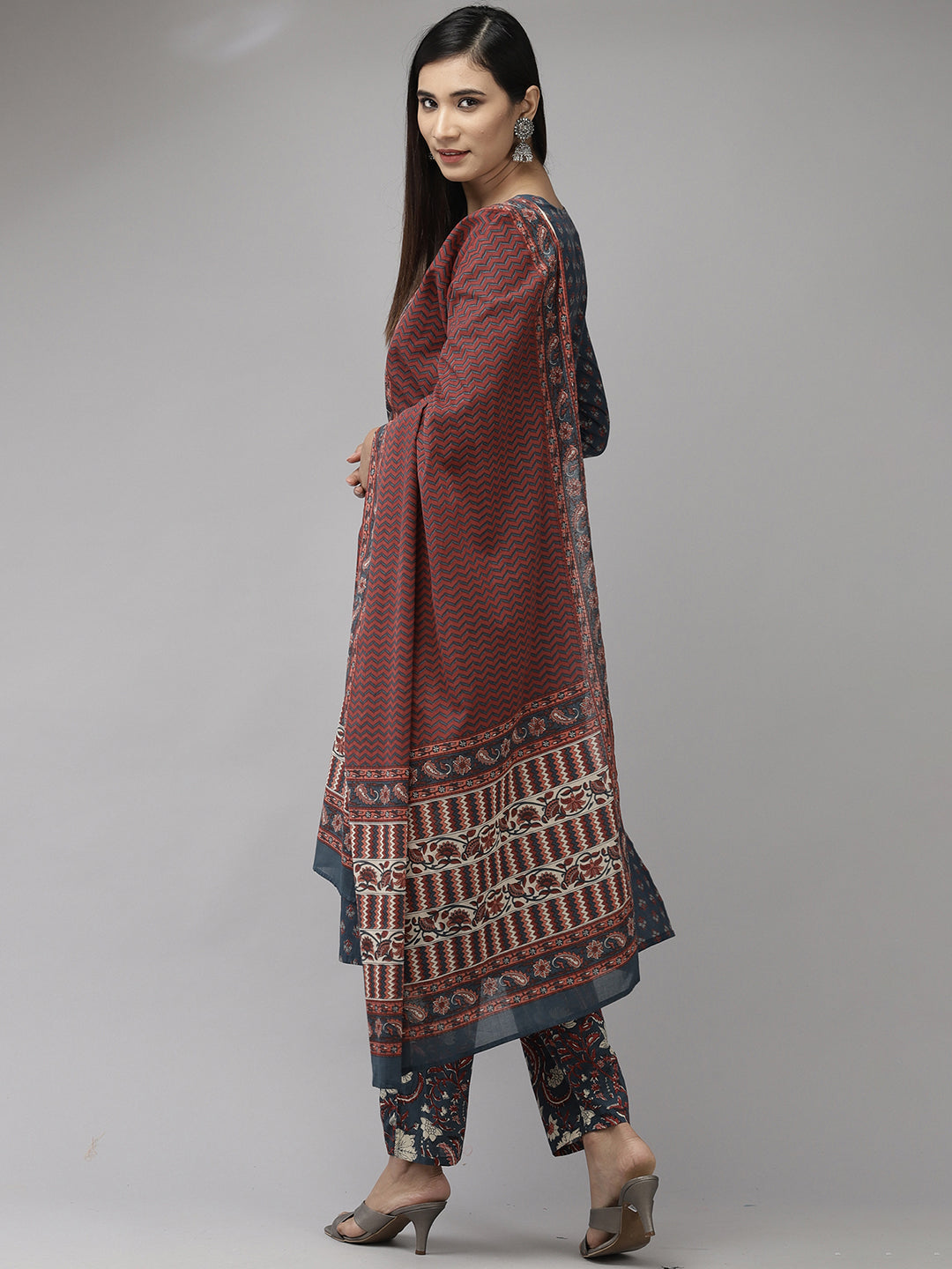 holi outfit for women, holi outfit ideas, holi outfit for men, holi outfit for girls, holi outfit for baby girl, holi outfit for baby boy, holi outfit pinterest, holi outfit ideas men, holi outfits for kids, Eid Outfits, Eid Collection, New Kurta Sets, Salwar Suits for Eid, women's day outfit ideas, women's day outfits, Co-Ords, V-Neck dresses, Round Neck suits, Cotton Kurta Sets, Heavy Outfits For Eid, Pakistani Outfits, Pakistani Kurta Sets, Pakistani Dresses for women