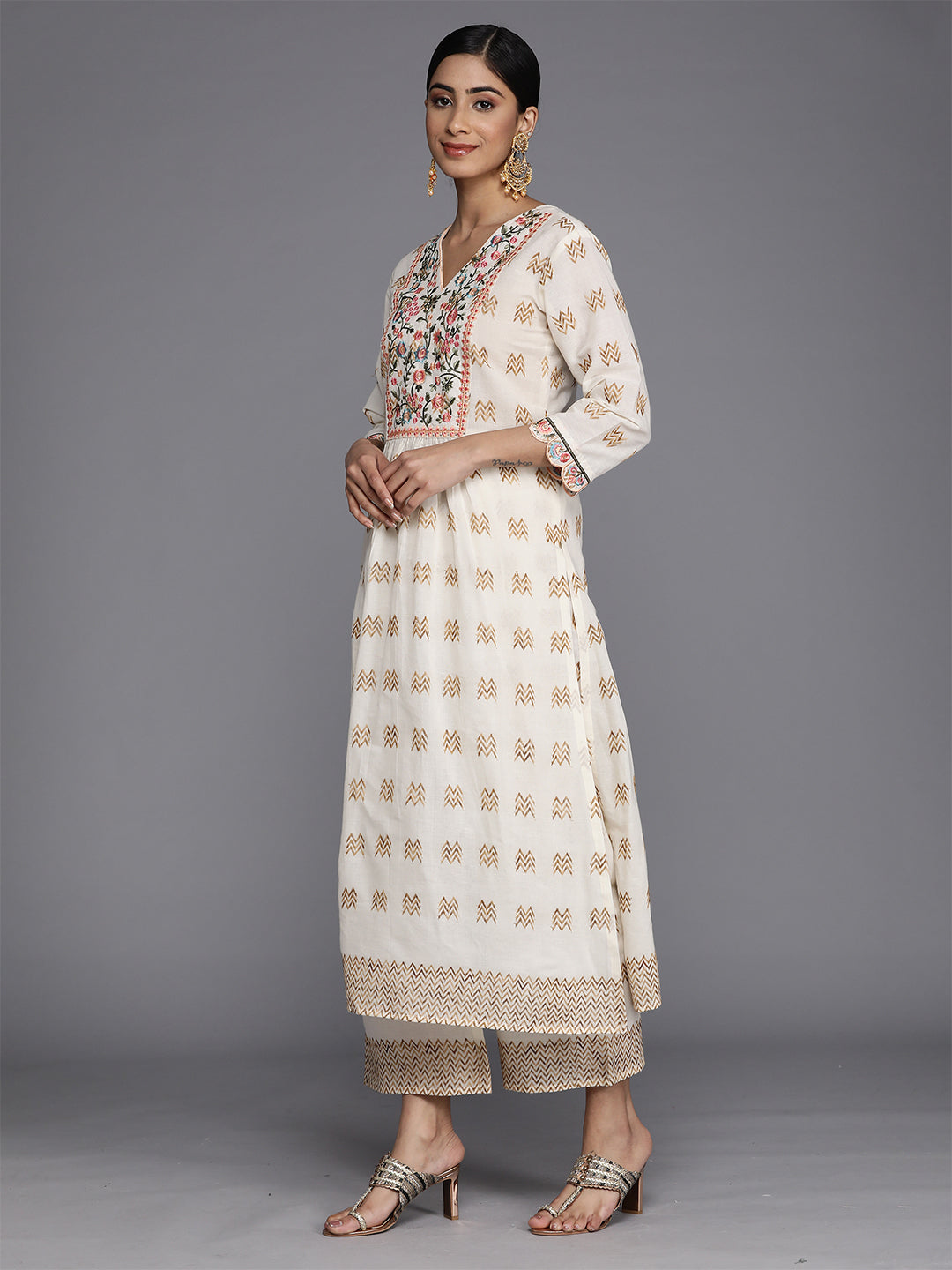holi outfit for women, holi outfit ideas, holi outfit for men, holi outfit for girls, holi outfit for baby girl, holi outfit for baby boy, holi outfit pinterest, holi outfit ideas men, holi outfits for kids, Eid Outfits, Eid Collection, New Kurta Sets, Salwar Suits for Eid, women's day outfit ideas, women's day outfits, Co-Ords, V-Neck dresses, Round Neck suits, Cotton Kurta Sets, Heavy Outfits For Eid, Pakistani Outfits, Pakistani Kurta Sets, Pakistani Dresses for women