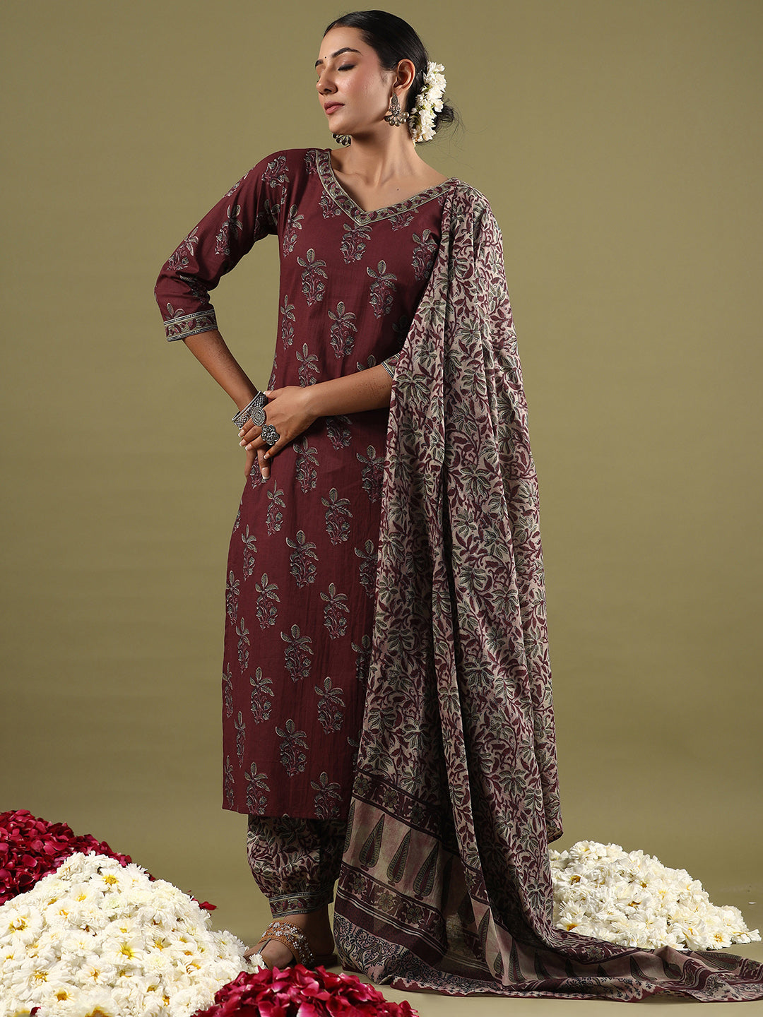 indo era, indoera, indo era kurta, heeramandi dress, heeramandi, dress for women, kurta for women, kurtaset for women, indo era kurta set, indo era suit, anarkali kurta, salwar suit, sharara set, cotton kurta, dress for women, kurta for women, birthday dress for women, gown for women, formal dress for women, party wear for women, summer dress, female kurti, cotton dress for women, kurta with dupatta, dressing style, casual look, new arrival for women, Burgundy suit