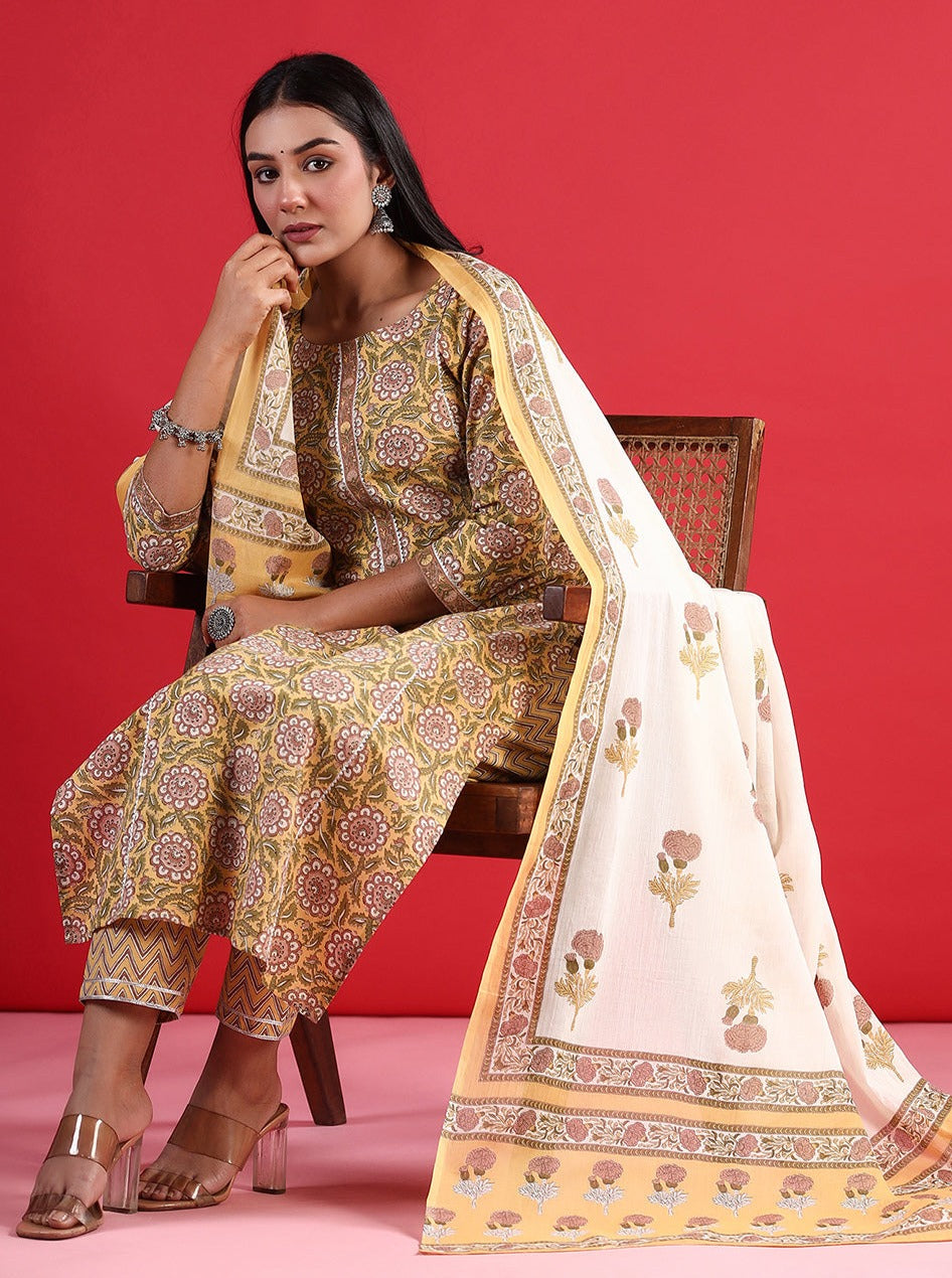 holi outfit for women, holi outfit ideas, holi outfit for men, holi outfit for girls, holi outfit for baby girl, holi outfit for baby boy, holi outfit pinterest, holi outfit ideas men, holi outfits for kids, Eid Outfits, Eid Collection, New Kurta Sets, Salwar Suits for Eid, women's day outfit ideas, women's day outfits, Co-Ords, V-Neck dresses, Round Neck suits, Cotton Kurta Sets, Heavy Outfits For Eid, Pakistani Outfits, Pakistani Kurta Sets, Pakistani Dresses for women