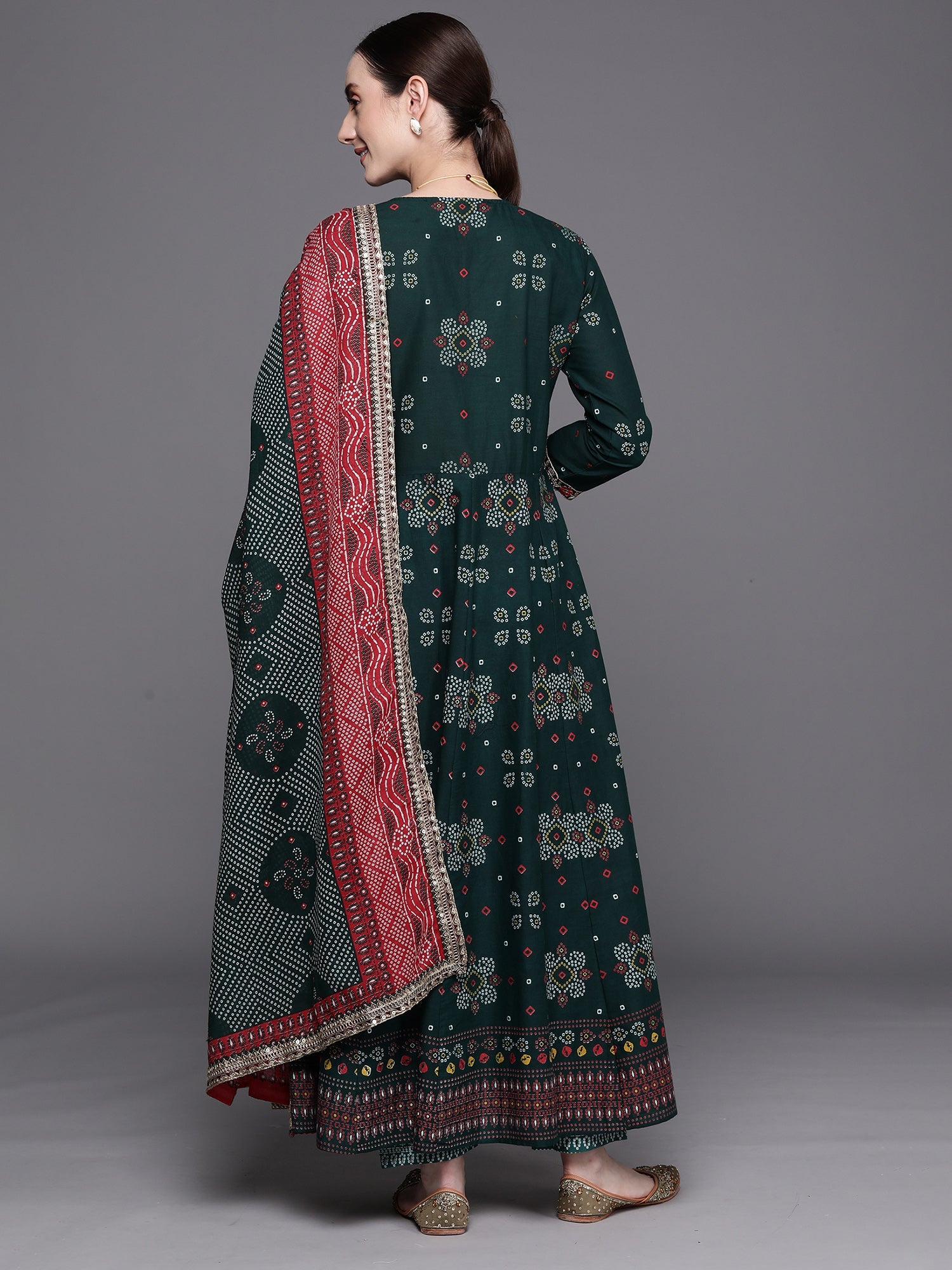 Green Kurta Sets  For women,indo era, indoera, kurta set for women, women kurta set, women suit, summer wear for women, festive suit for women, mother's day outfit, dress for mother, mother's day special, kurta set for women, kurta for women, kurta trouser and dupatta