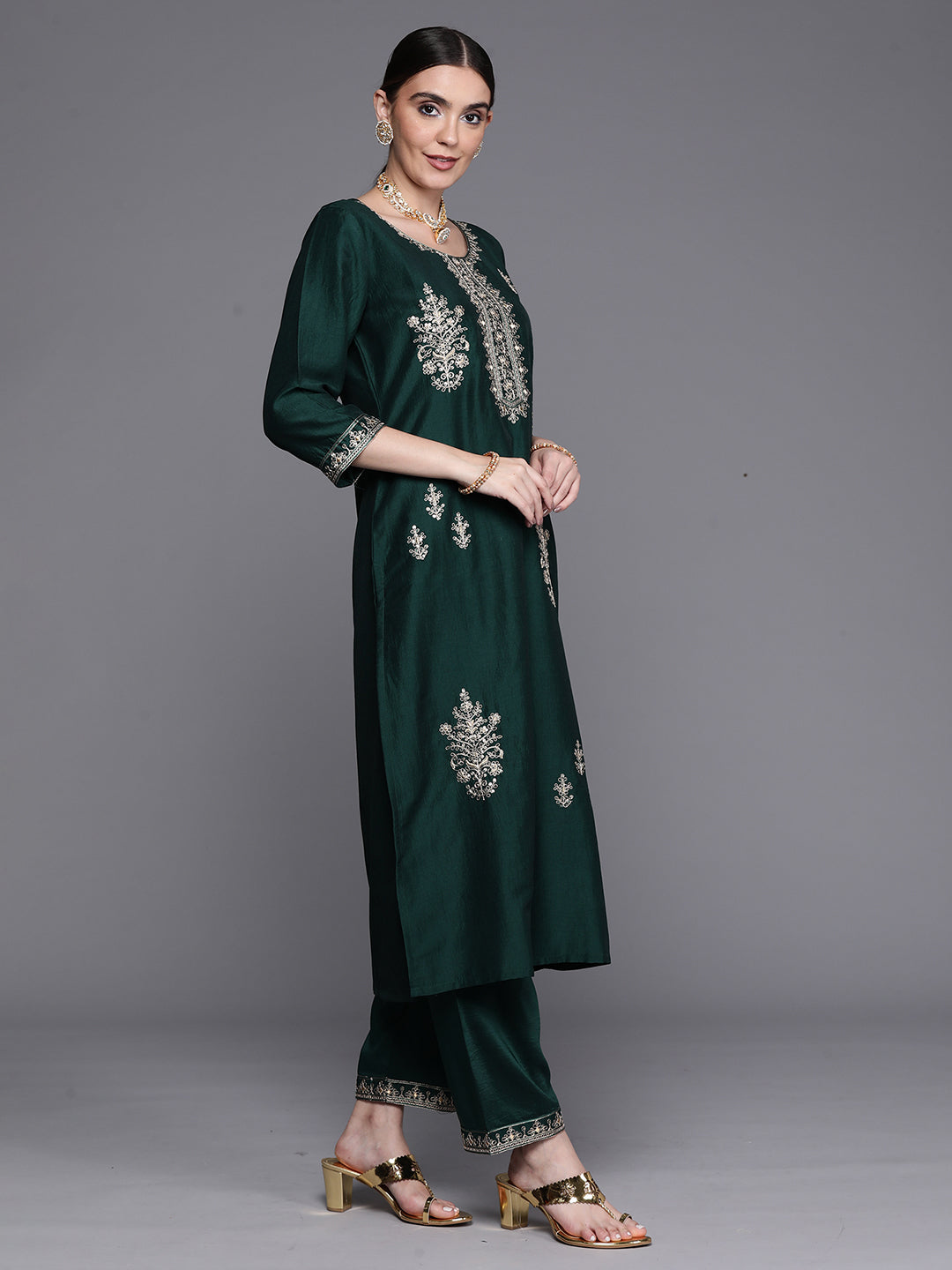 holi outfit for women, holi outfit ideas, holi outfit for men, holi outfit for girls, holi outfit for baby girl, holi outfit for baby boy, holi outfit pinterest, holi outfit ideas men, holi outfits for kids, Eid Outfits, Eid Collection, New Kurta Sets, Salwar Suits for Eid, women's day outfit ideas, women's day outfits, Co-Ords, V-Neck dresses, Round Neck suits, Cotton Kurta Sets, Heavy Outfits For Eid, Pakistani Outfits, Pakistani Kurta Sets, Pakistani Dresses for women