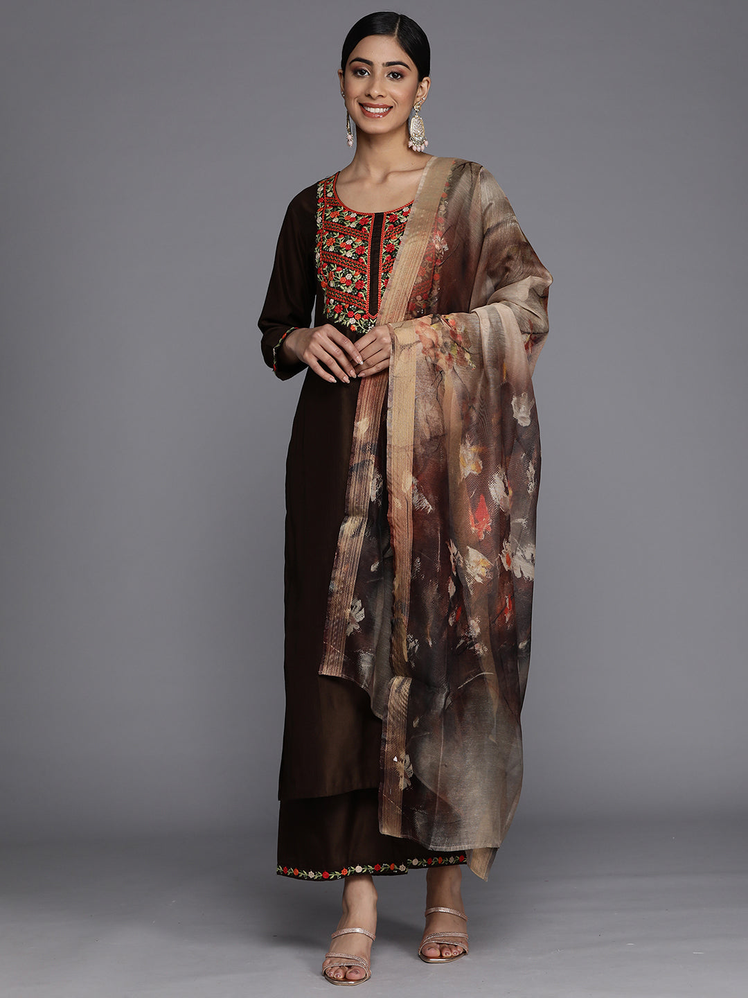 holi outfit for women, holi outfit ideas, holi outfit for men, holi outfit for girls, holi outfit for baby girl, holi outfit for baby boy, holi outfit pinterest, holi outfit ideas men, holi outfits for kids, Eid Outfits, Eid Collection, New Kurta Sets, Salwar Suits for Eid, women's day outfit ideas, women's day outfits, Co-Ords, V-Neck dresses, Round Neck suits, Cotton Kurta Sets, Heavy Outfits For Eid, Pakistani Outfits, Pakistani Kurta Sets, Pakistani Dresses for women