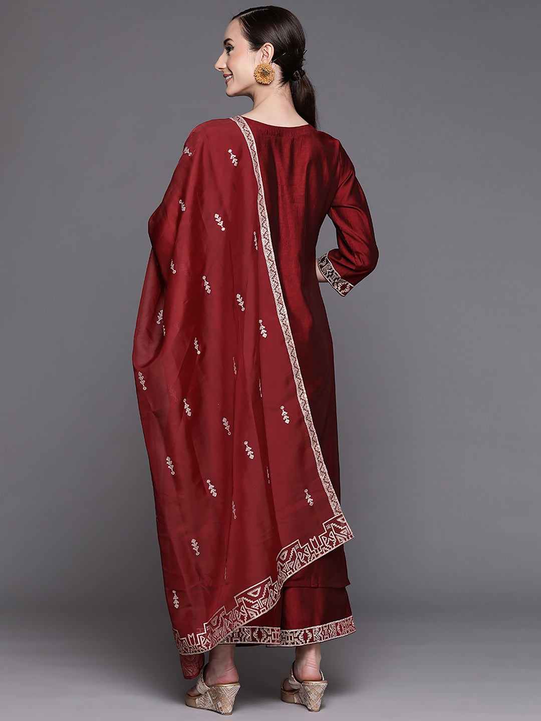 holi outfit for women, holi outfit ideas, holi outfit for men, holi outfit for girls, holi outfit for baby girl, holi outfit for baby boy, holi outfit pinterest, holi outfit ideas men, holi outfits for kids, Eid Outfits, Eid Collection, New Kurta Sets, Salwar Suits for Eid, women's day outfit ideas, women's day outfits, Co-Ords, V-Neck dresses, Round Neck suits, Cotton Kurta Sets, Heavy Outfits For Eid, Pakistani Outfits, Pakistani Kurta Sets, Pakistani Dresses for women