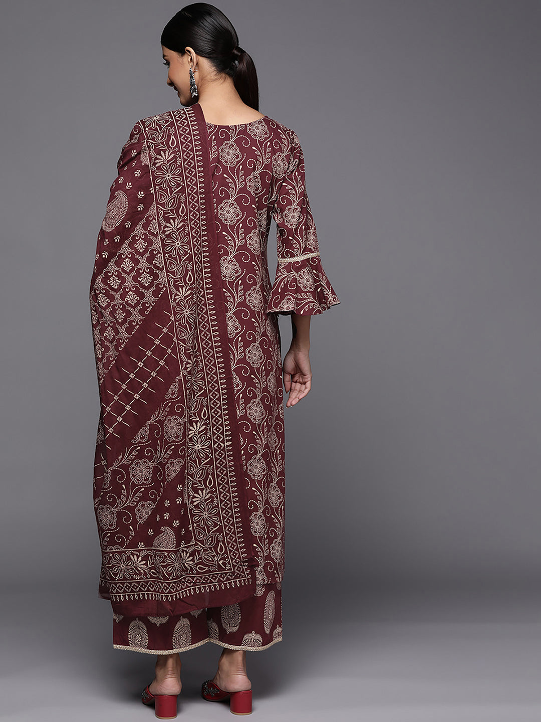 holi outfit for women, holi outfit ideas, holi outfit for men, holi outfit for girls, holi outfit for baby girl, holi outfit for baby boy, holi outfit pinterest, holi outfit ideas men, holi outfits for kids, Eid Outfits, Eid Collection, New Kurta Sets, Salwar Suits for Eid, women's day outfit ideas, women's day outfits, Co-Ords, V-Neck dresses, Round Neck suits, Cotton Kurta Sets, Heavy Outfits For Eid, Pakistani Outfits, Pakistani Kurta Sets, Pakistani Dresses for women